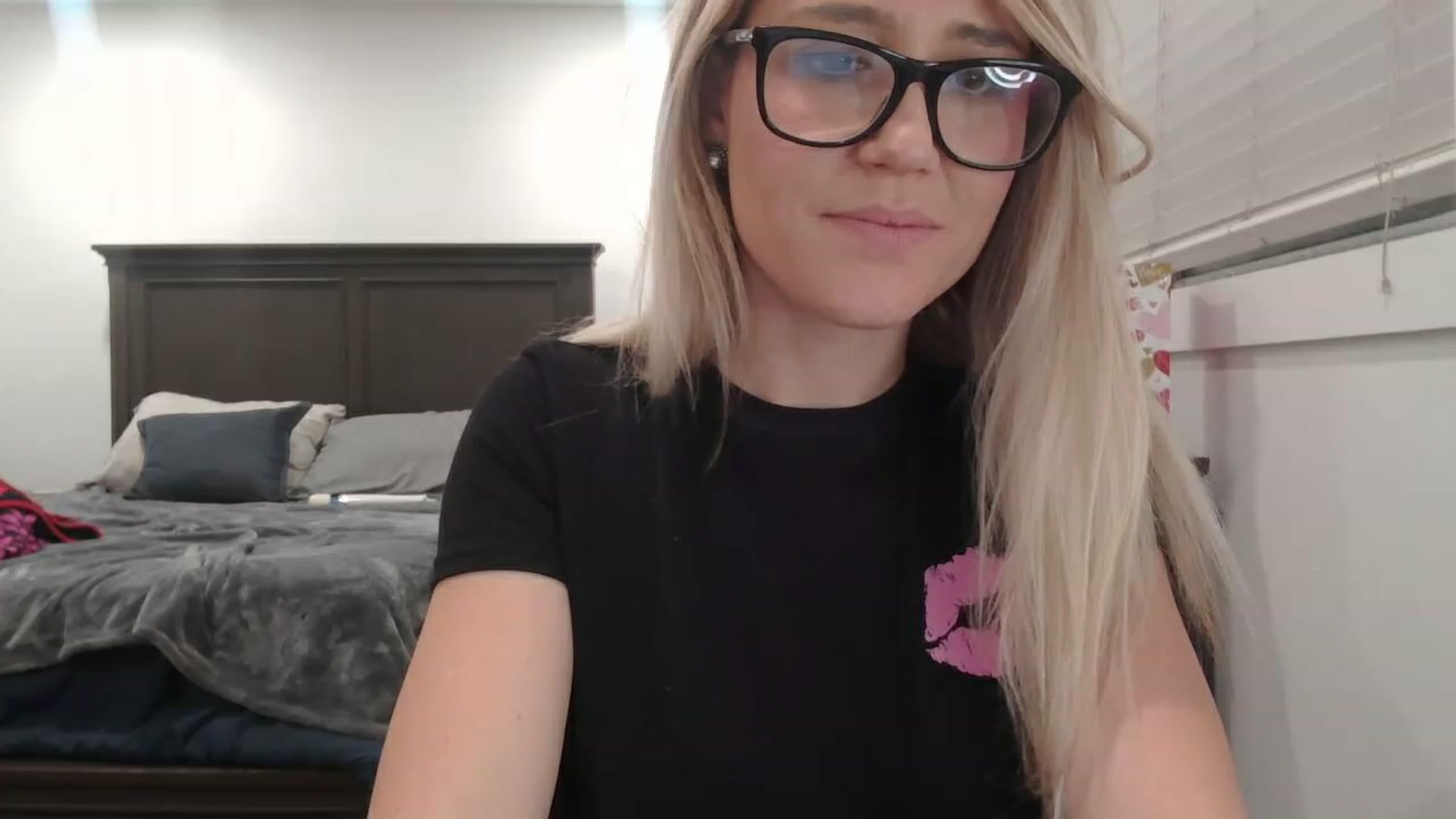 Gallery image thumbnail from blondmilf92's myfreecams stream on, 02/08/2023, 07:44 image 12 of 20