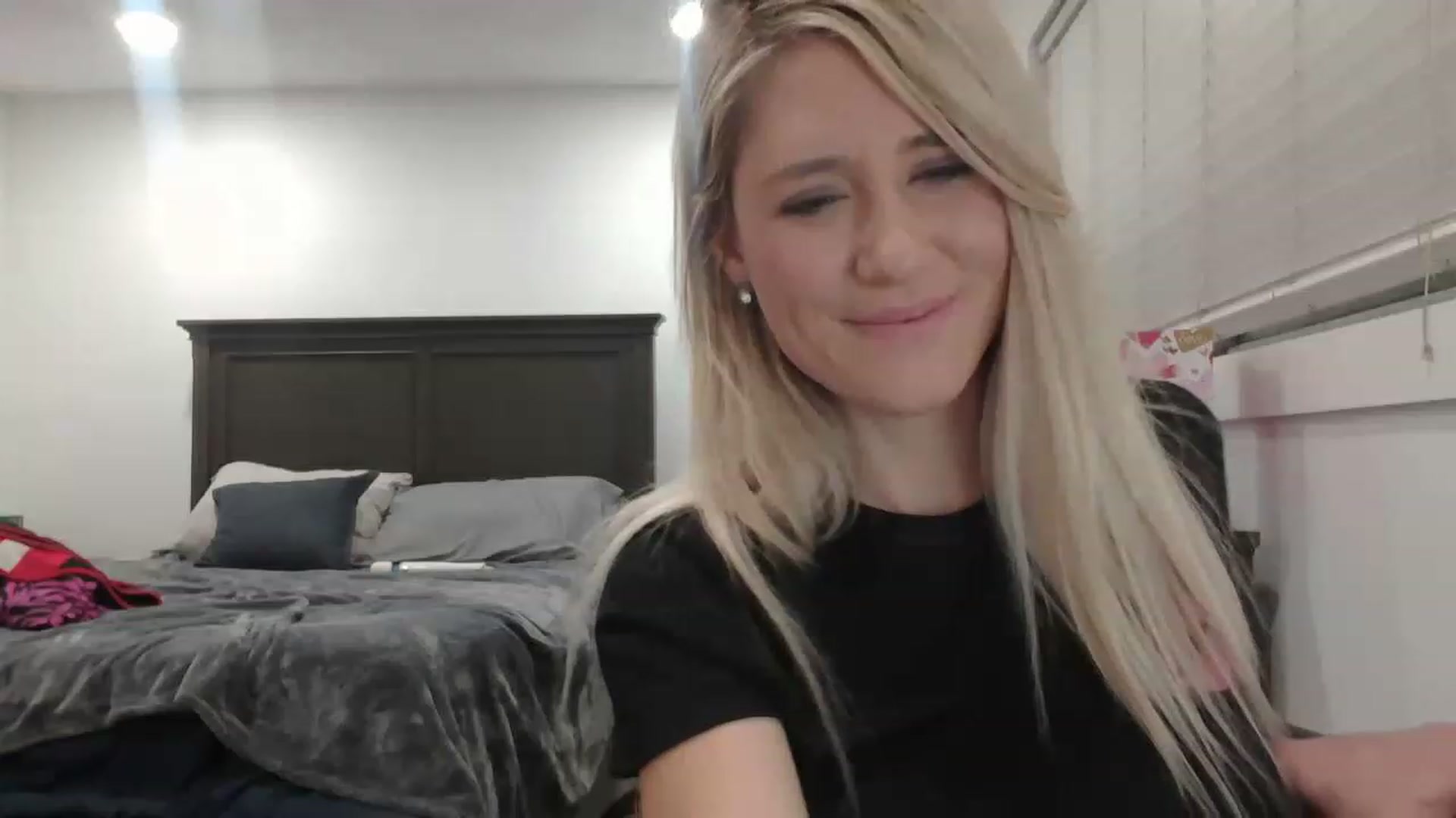 Gallery image thumbnail from blondmilf92's myfreecams stream on, 02/08/2023, 07:44 image 8 of 20