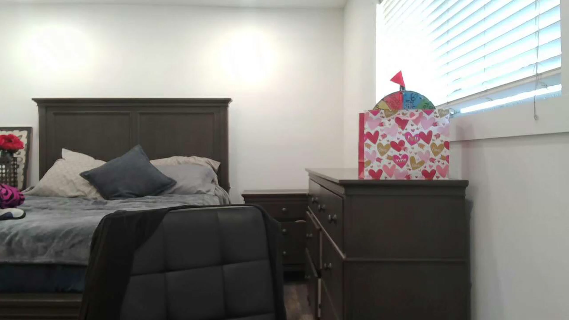 Gallery image thumbnail from blondmilf92's myfreecams stream on, 02/09/2023, 22:00 image 16 of 20