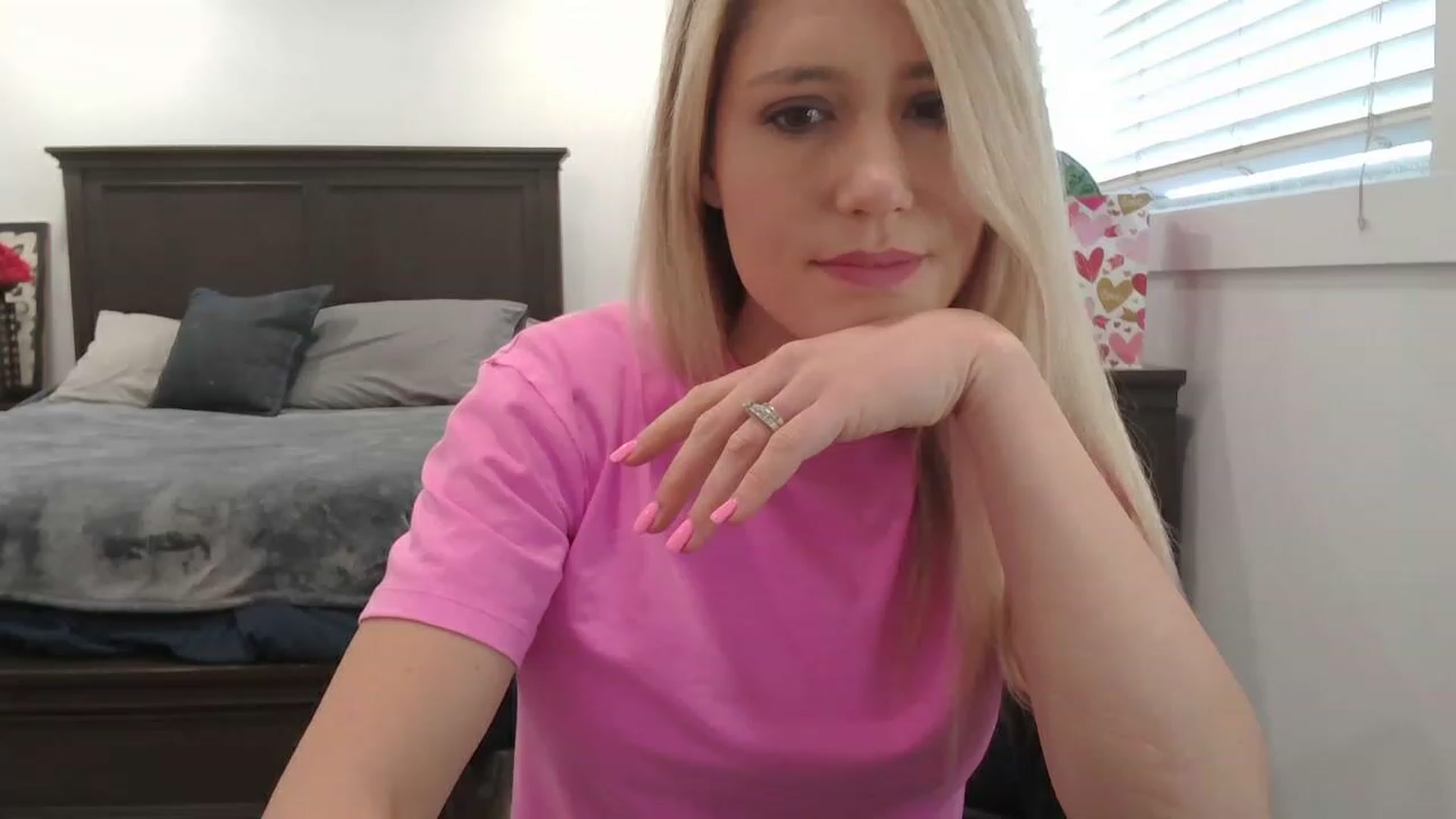 Gallery image thumbnail from blondmilf92's myfreecams stream on, 02/10/2023, 20:20 image 1 of 20