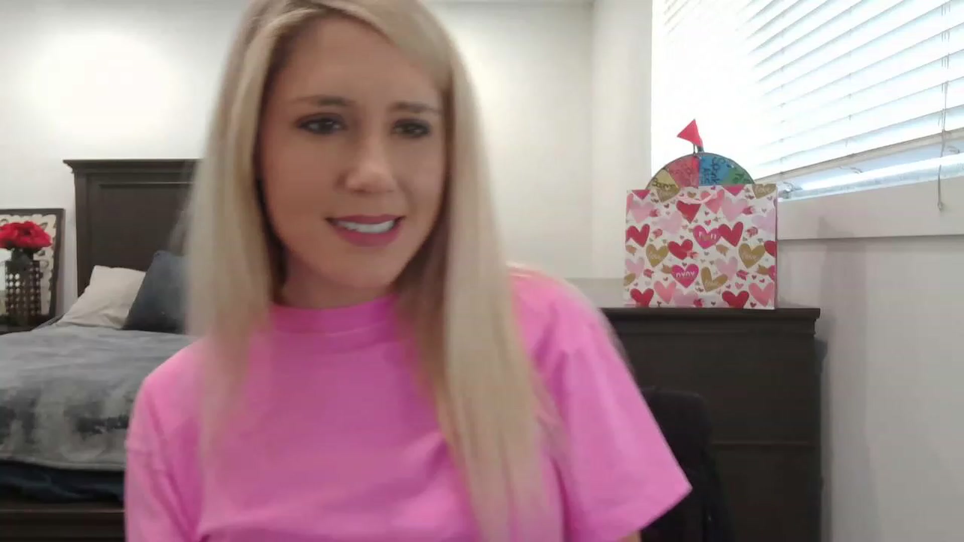 Gallery image thumbnail from blondmilf92's myfreecams stream on, 02/10/2023, 20:20 image 12 of 20