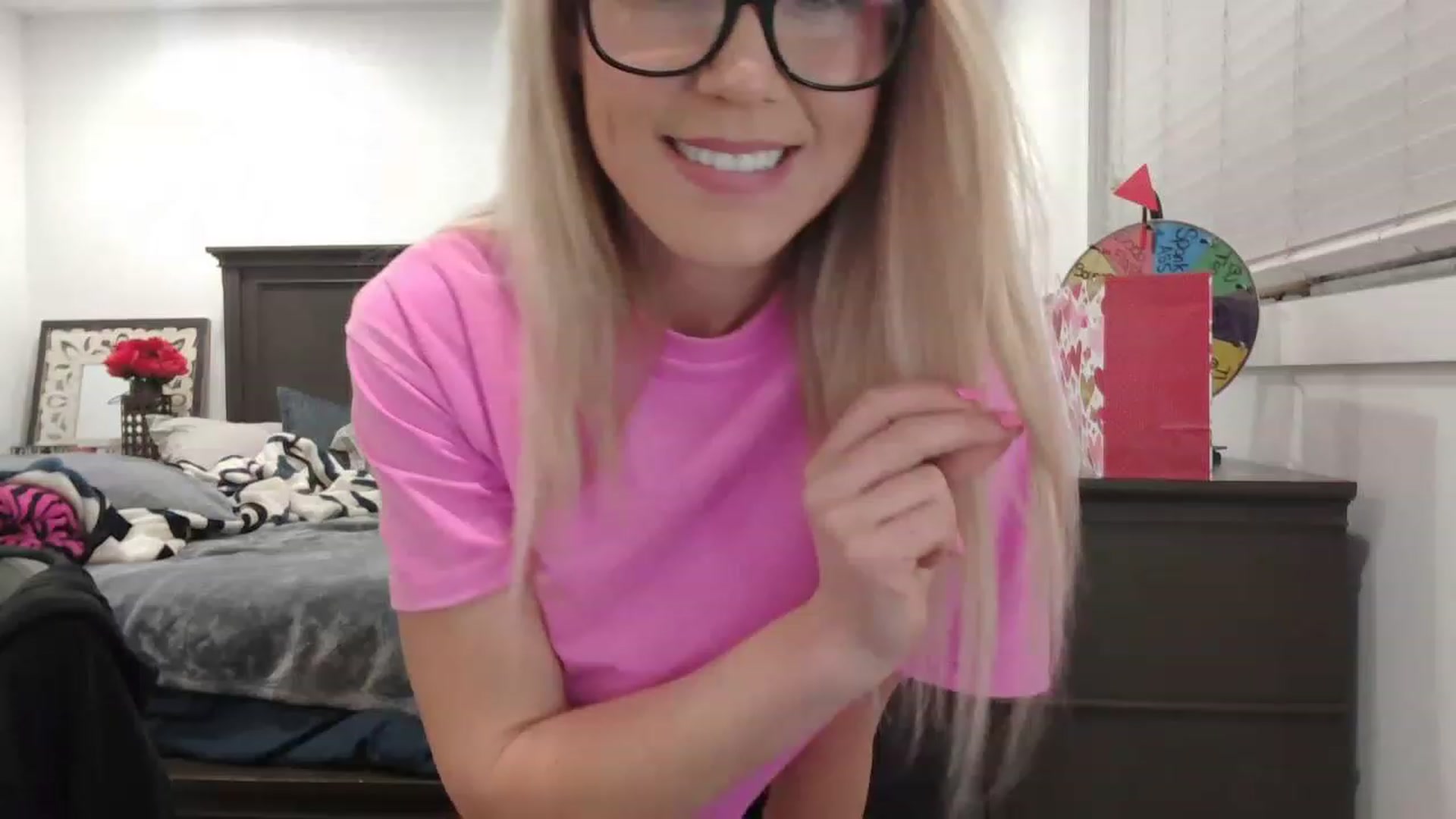 Gallery image thumbnail from blondmilf92's myfreecams stream on, 02/11/2023, 06:04 image 1 of 20