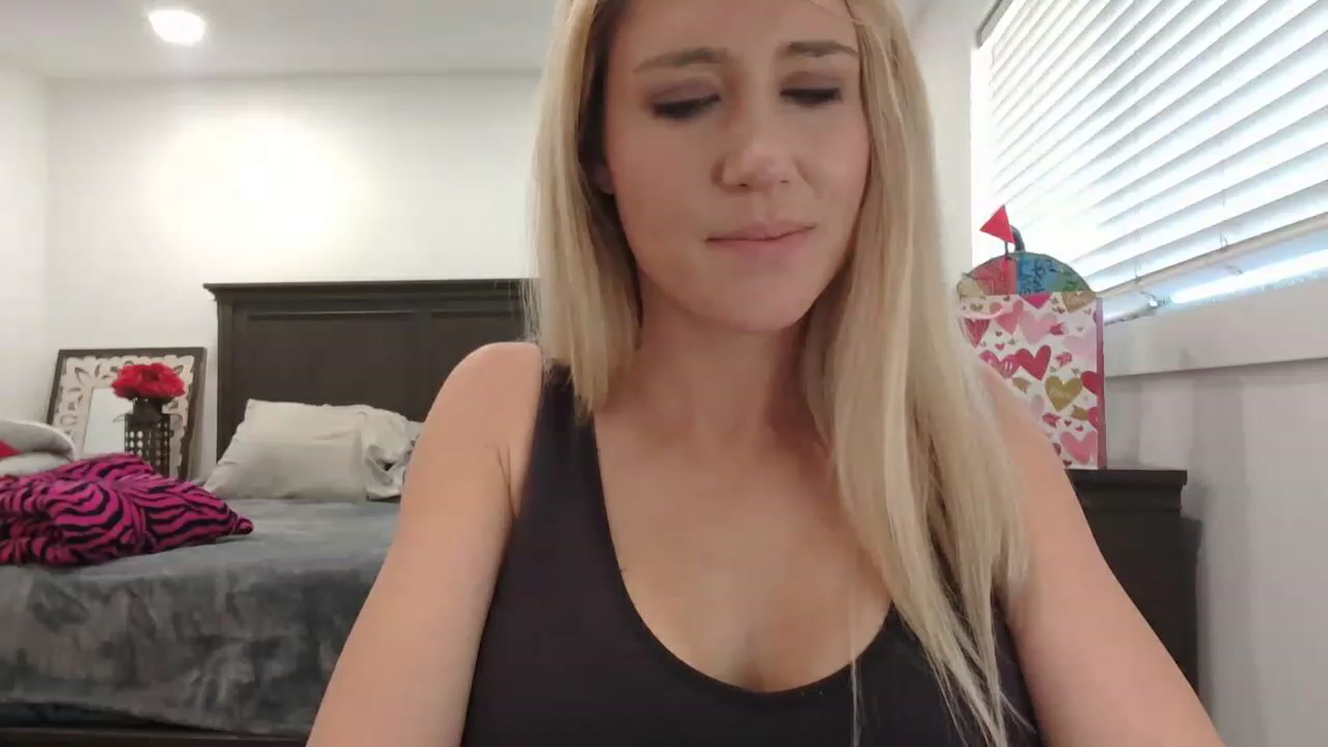 Gallery image thumbnail from blondmilf92's myfreecams stream on, 02/13/2023, 21:33 image 17 of 20
