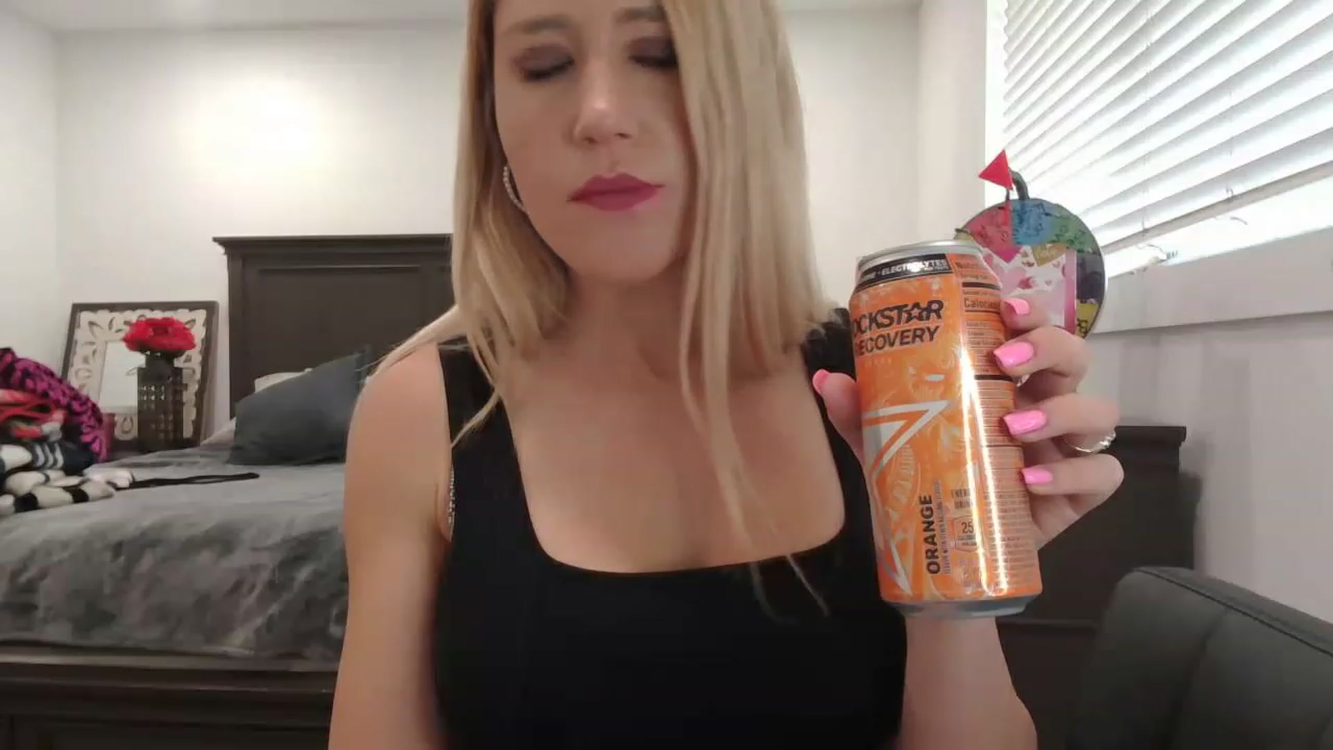 Gallery image thumbnail from blondmilf92's myfreecams stream on, 02/14/2023, 21:25 image 11 of 20