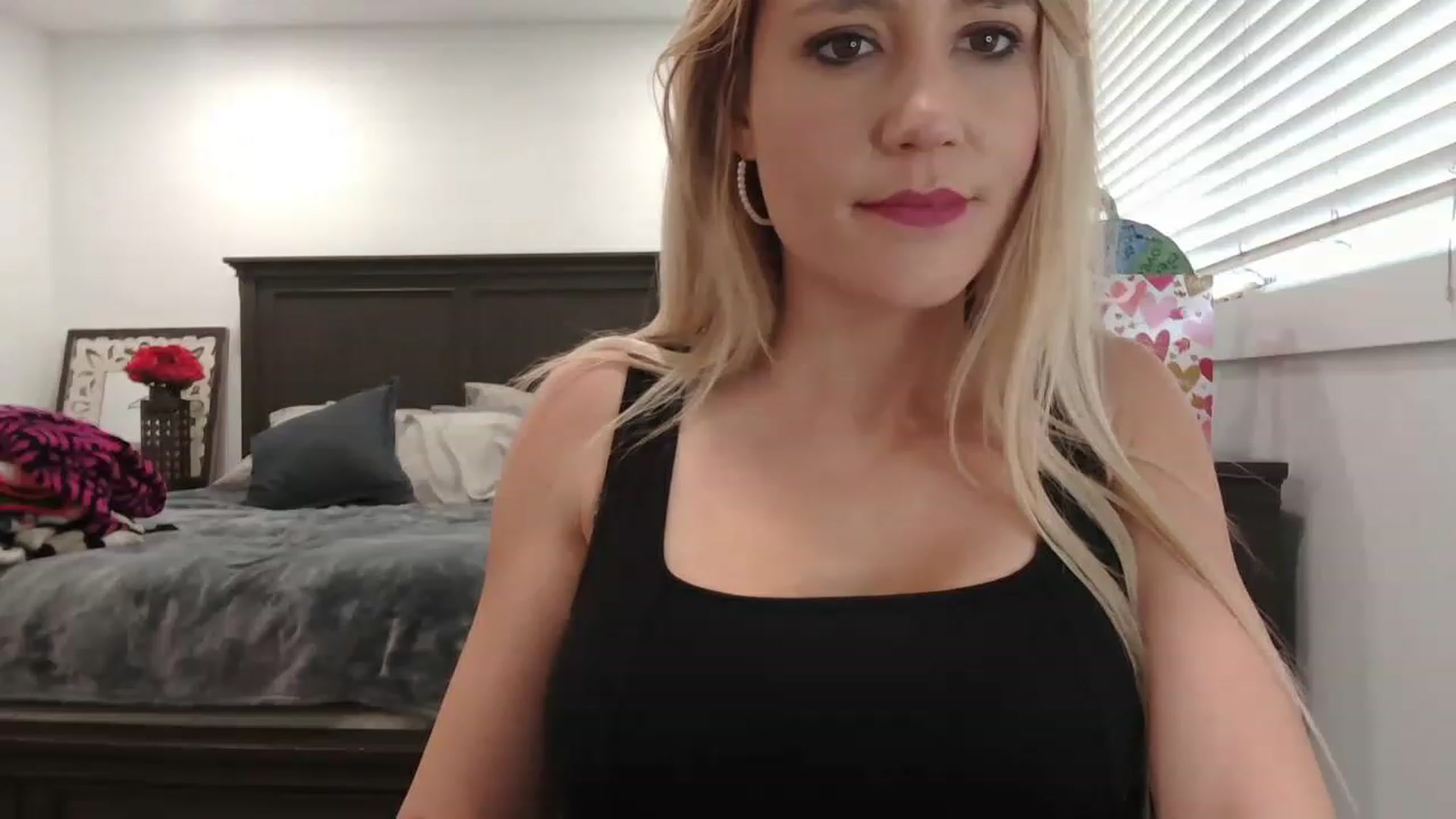 Gallery image thumbnail from blondmilf92's myfreecams stream on, 02/14/2023, 21:25 image 15 of 20