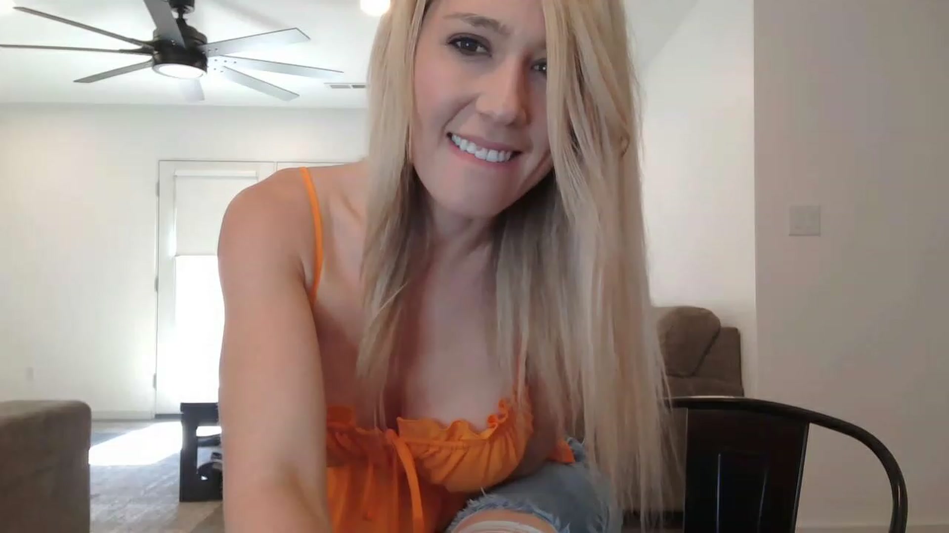 Gallery image thumbnail from blondmilf92's myfreecams stream on, 02/15/2023, 20:39 image 10 of 20