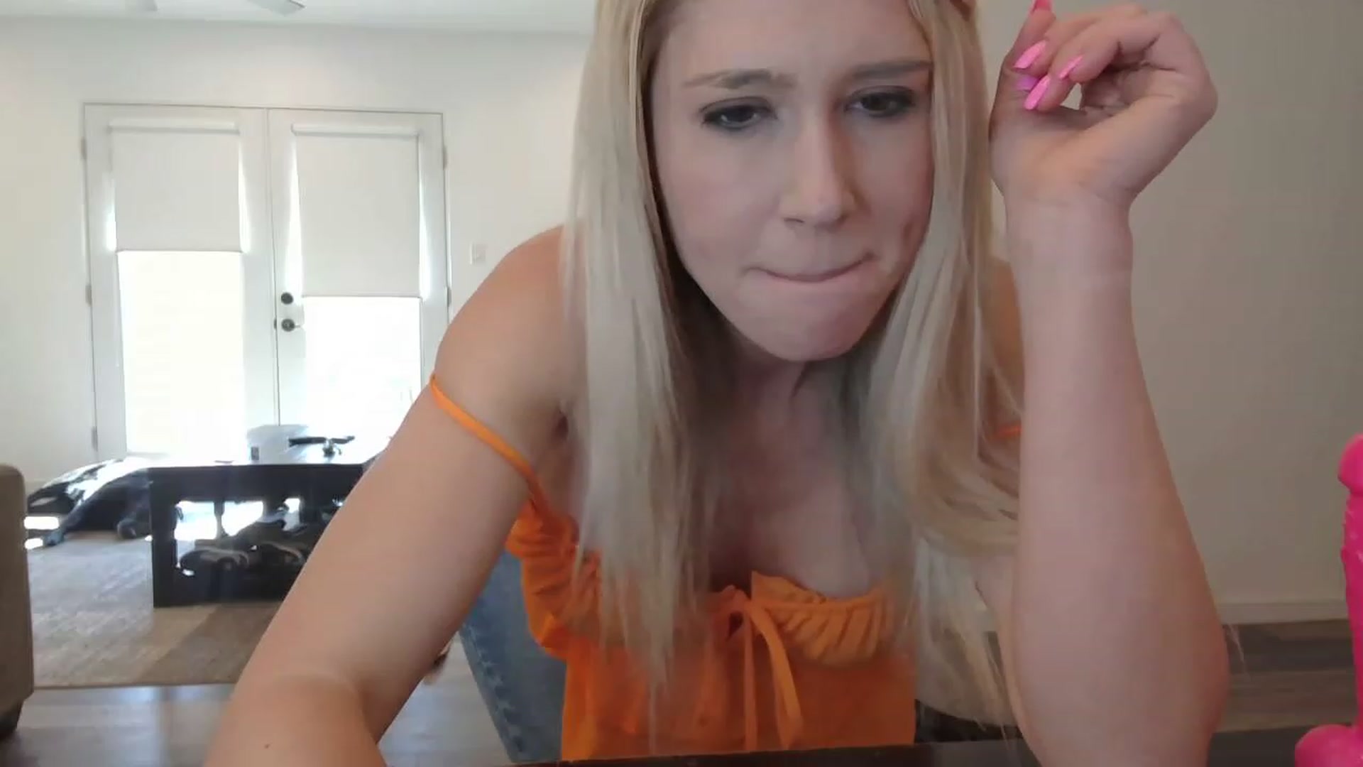 Gallery image thumbnail from blondmilf92's myfreecams stream on, 02/15/2023, 22:22 image 7 of 20