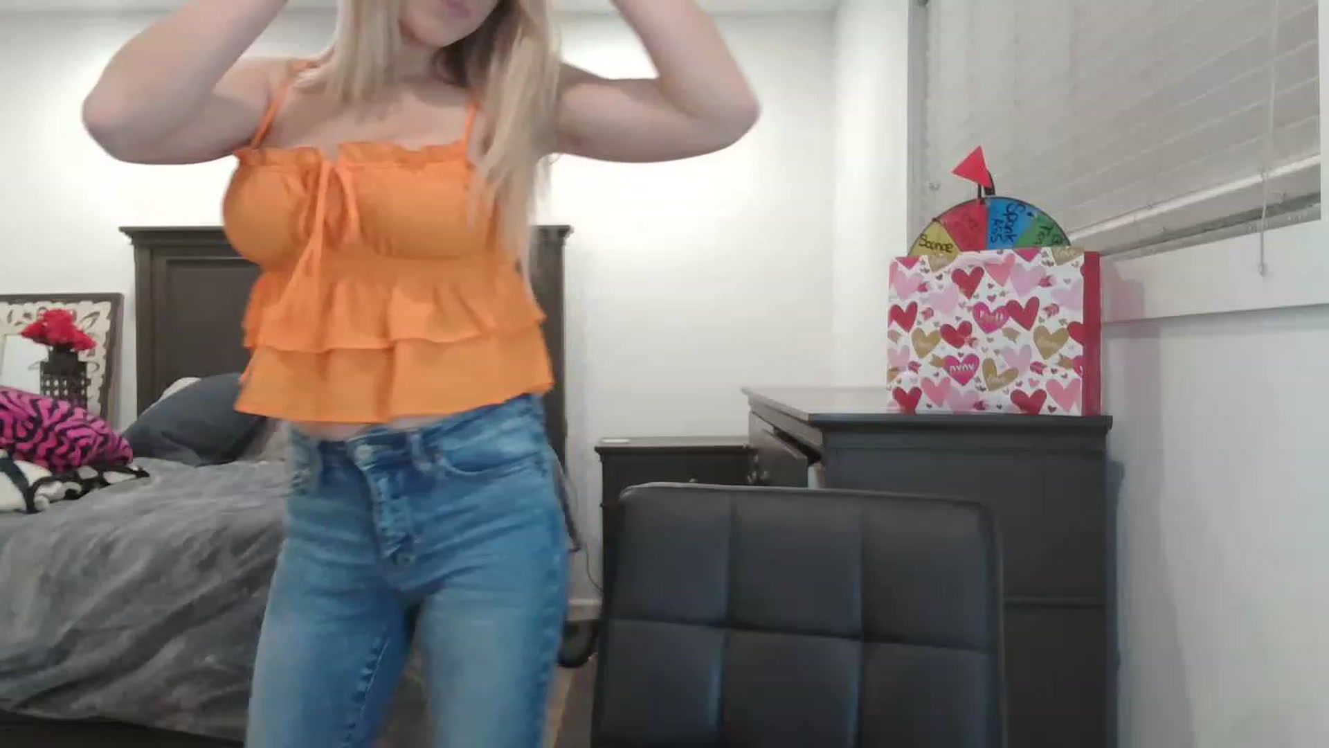 Gallery image thumbnail from blondmilf92's myfreecams stream on, 02/16/2023, 04:50 image 19 of 20