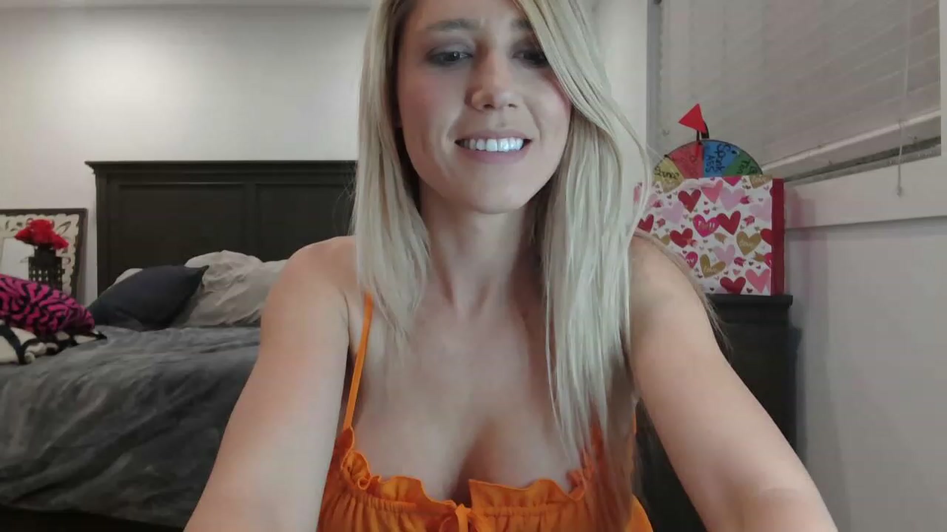 Gallery image thumbnail from blondmilf92's myfreecams stream on, 02/16/2023, 04:50 image 13 of 20