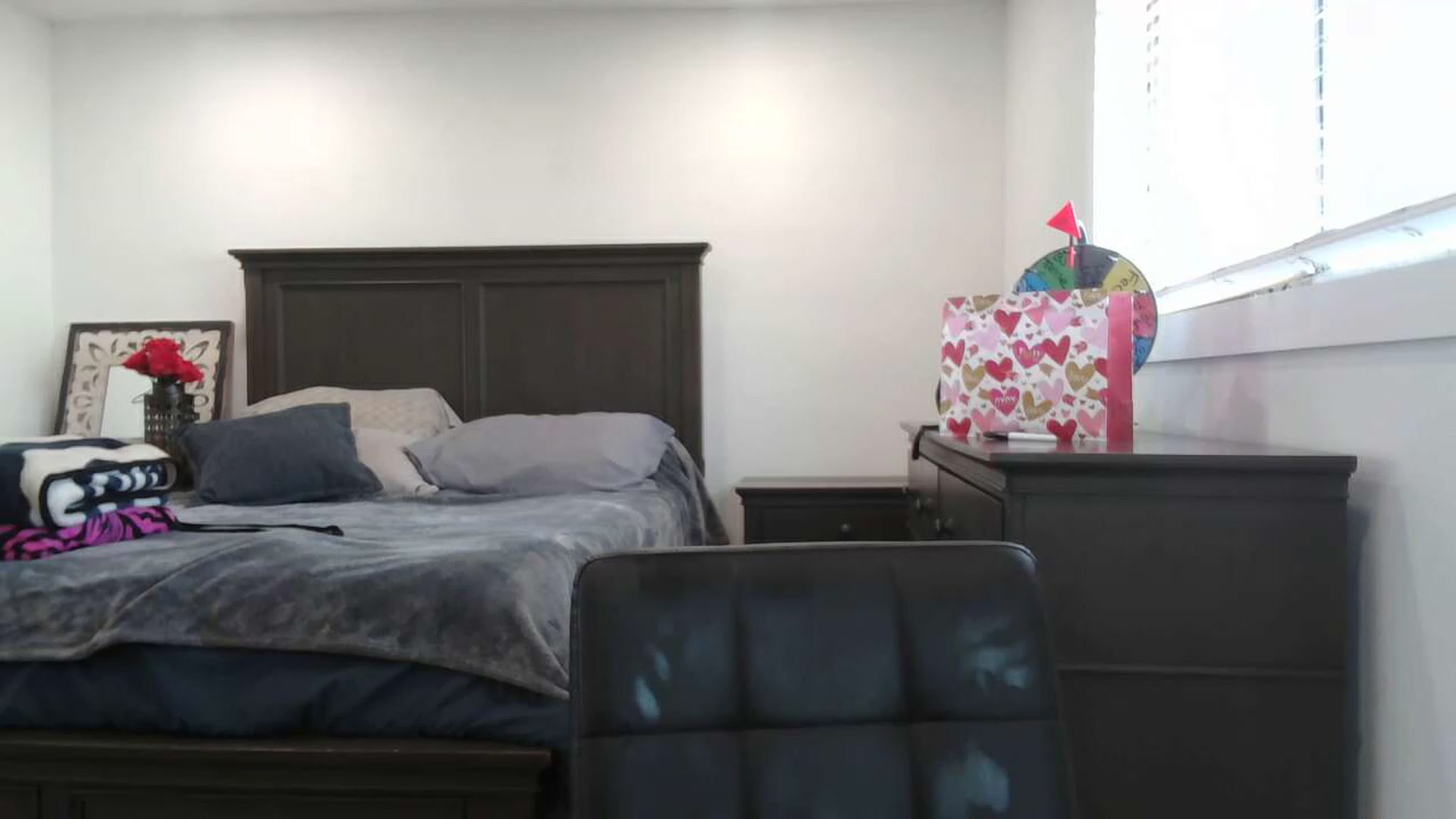Gallery image thumbnail from blondmilf92's myfreecams stream on, 02/20/2023, 21:33 image 9 of 20