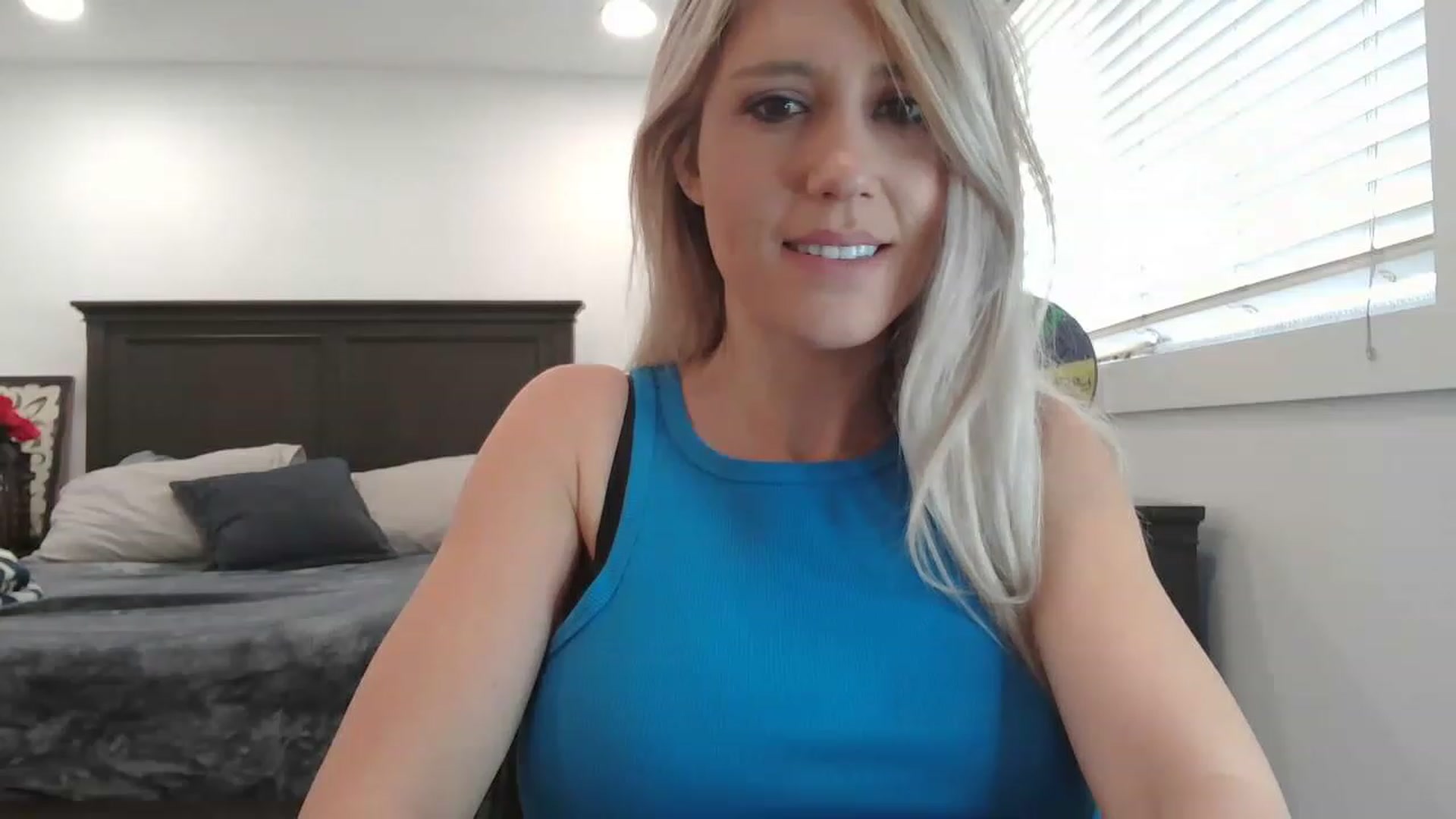 Gallery image thumbnail from blondmilf92's myfreecams stream on, 02/23/2023, 19:41 image 11 of 20