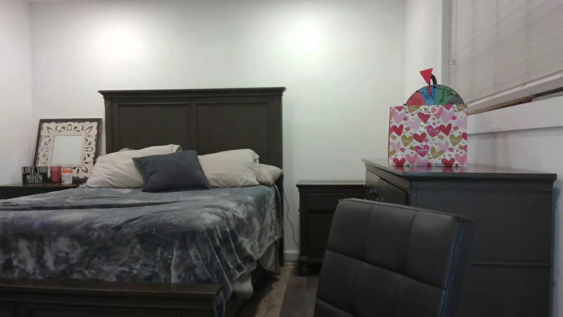 Gallery image thumbnail from blondmilf92's myfreecams stream on, 02/24/2023, 05:37 image 19 of 20