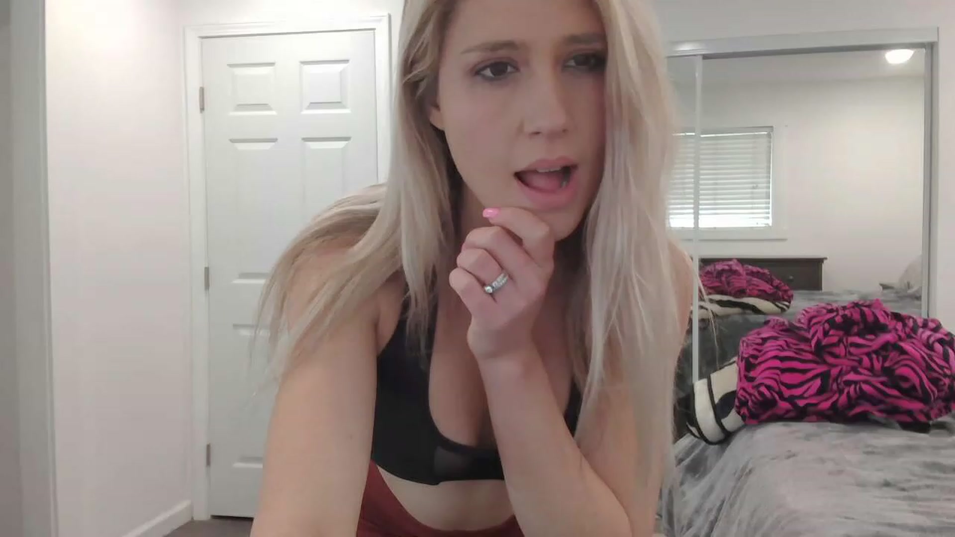 Gallery image thumbnail from blondmilf92's myfreecams stream on, 02/25/2023, 22:40 image 18 of 20
