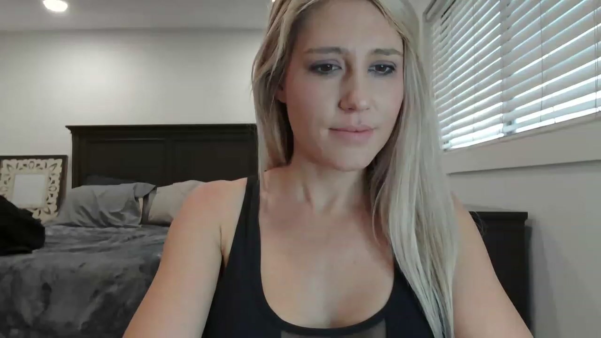 Gallery image thumbnail from blondmilf92's myfreecams stream on, 02/26/2023, 24:40 image 20 of 20