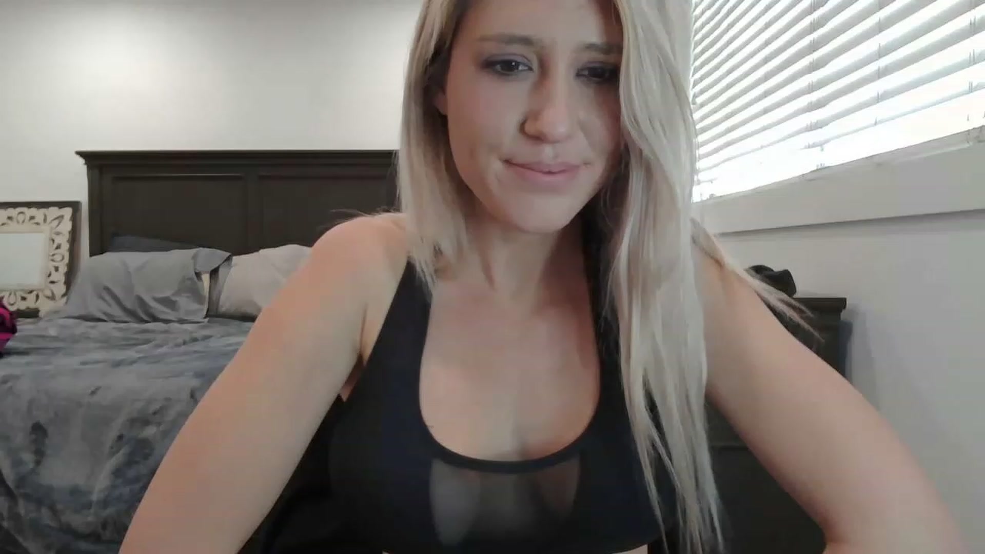 Gallery image thumbnail from blondmilf92's myfreecams stream on, 02/26/2023, 24:40 image 6 of 20