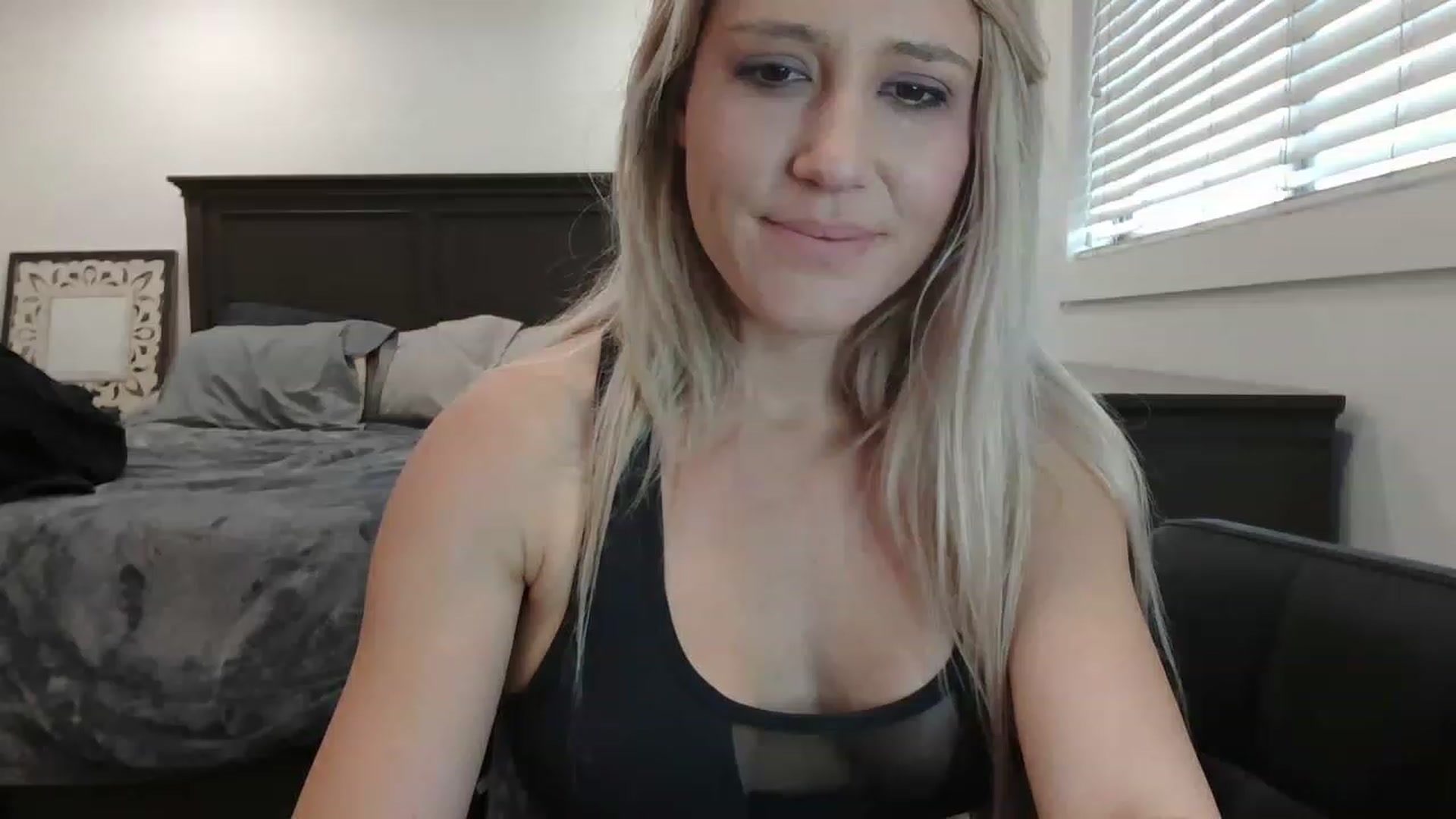 Gallery image thumbnail from blondmilf92's myfreecams stream on, 02/26/2023, 24:40 image 17 of 20