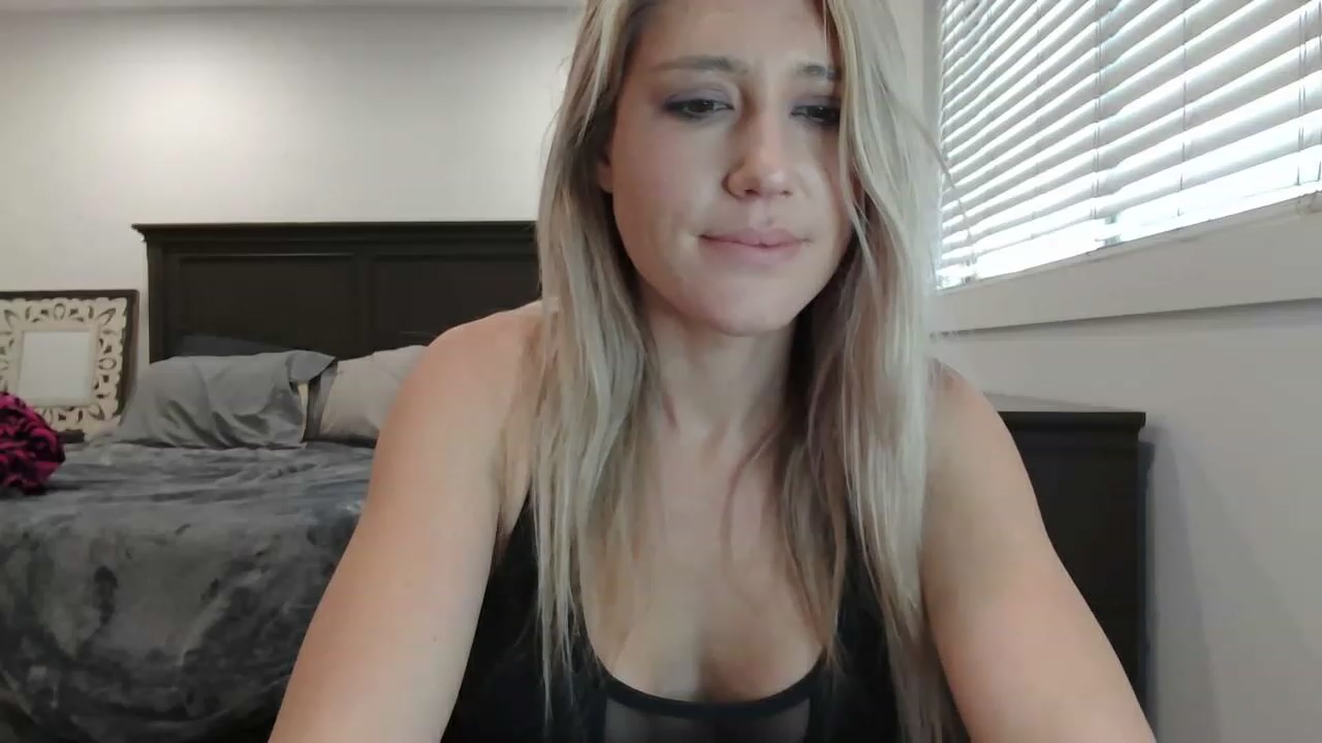 Gallery image thumbnail from blondmilf92's myfreecams stream on, 02/26/2023, 24:40 image 15 of 20