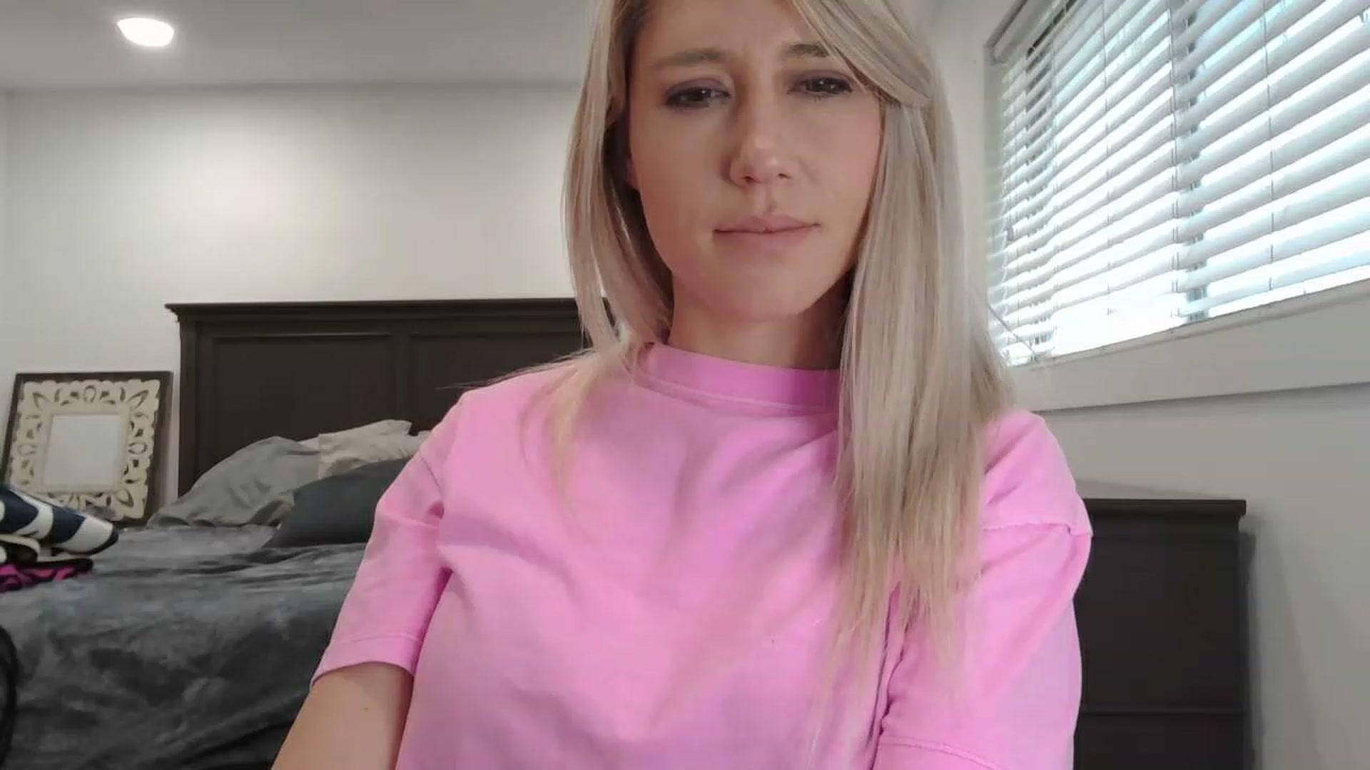 Gallery image thumbnail from blondmilf92's myfreecams stream on, 02/26/2023, 22:32 image 10 of 20