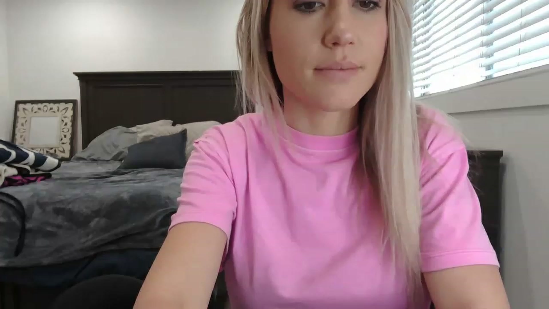 Gallery image thumbnail from blondmilf92's myfreecams stream on, 02/26/2023, 22:32 image 4 of 20