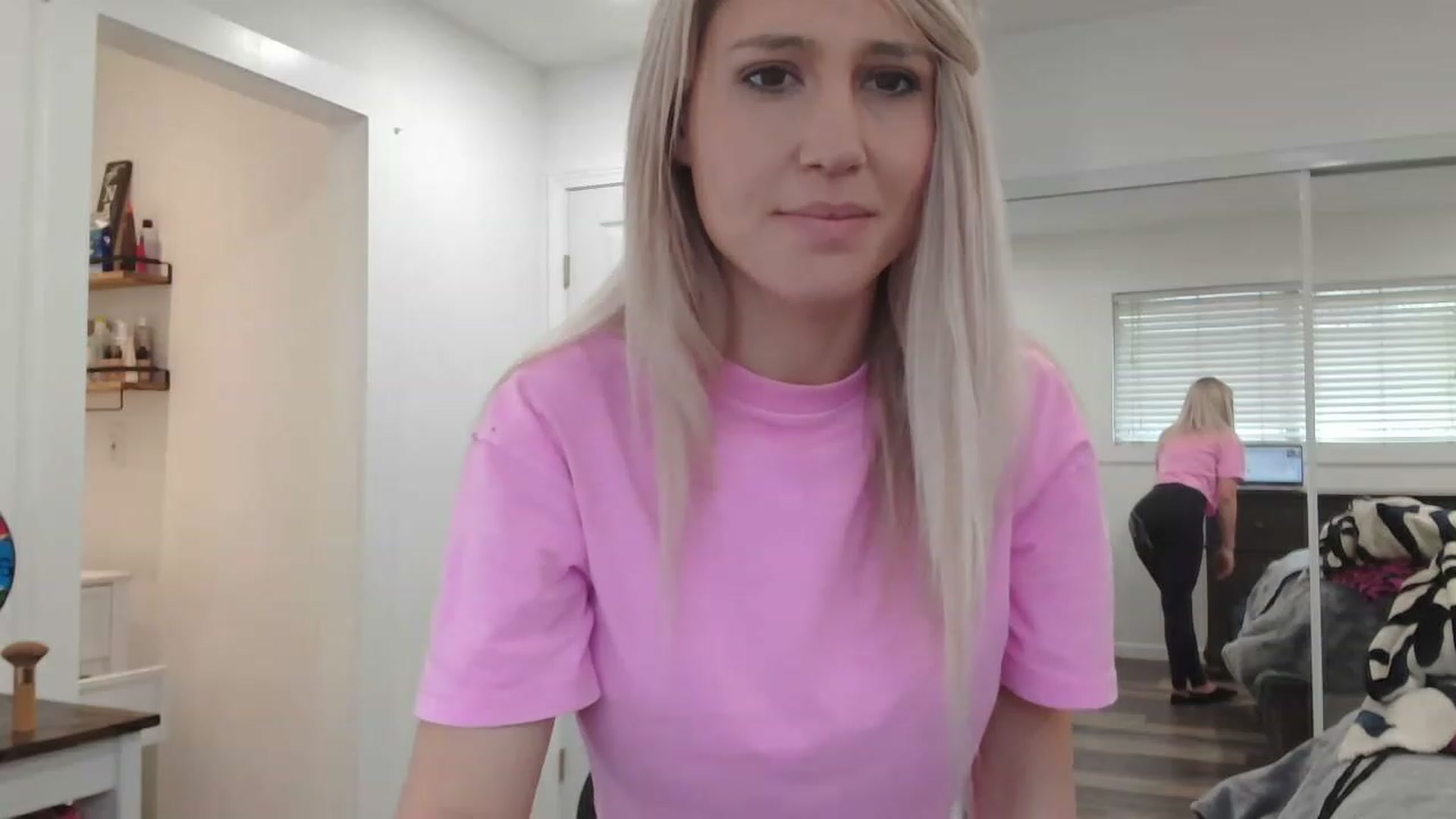 Gallery image thumbnail from blondmilf92's myfreecams stream on, 02/26/2023, 22:32 image 11 of 20