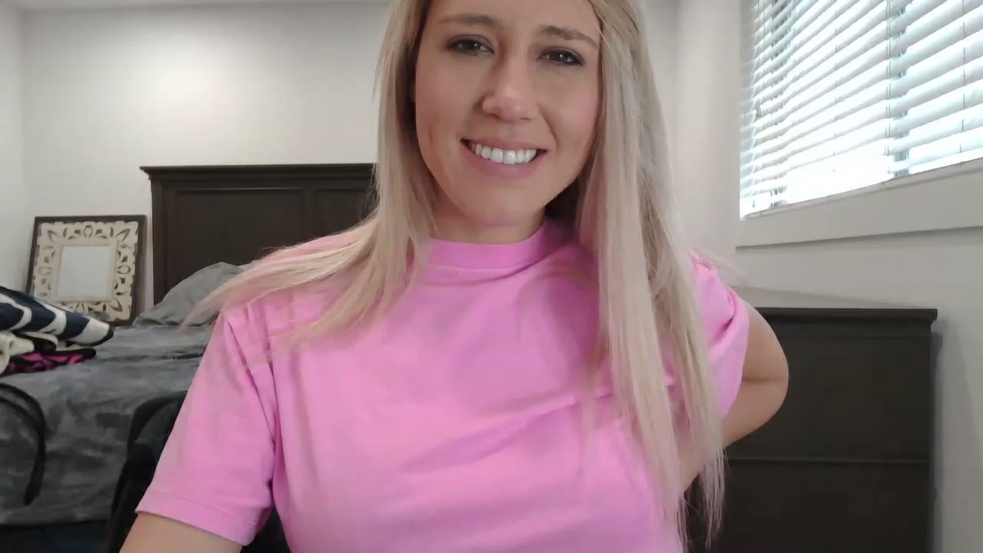 Gallery image thumbnail from blondmilf92's myfreecams stream on, 02/26/2023, 22:32 image 18 of 20