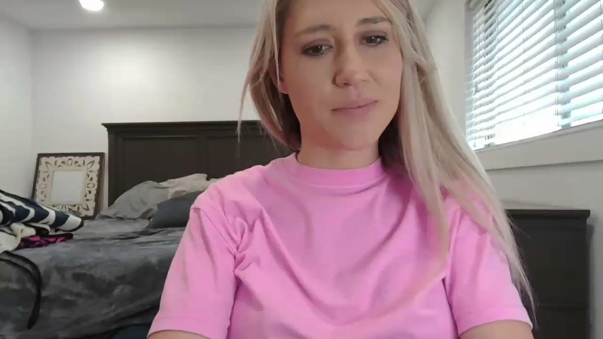 Gallery image thumbnail from blondmilf92's myfreecams stream on, 02/26/2023, 22:32 image 17 of 20