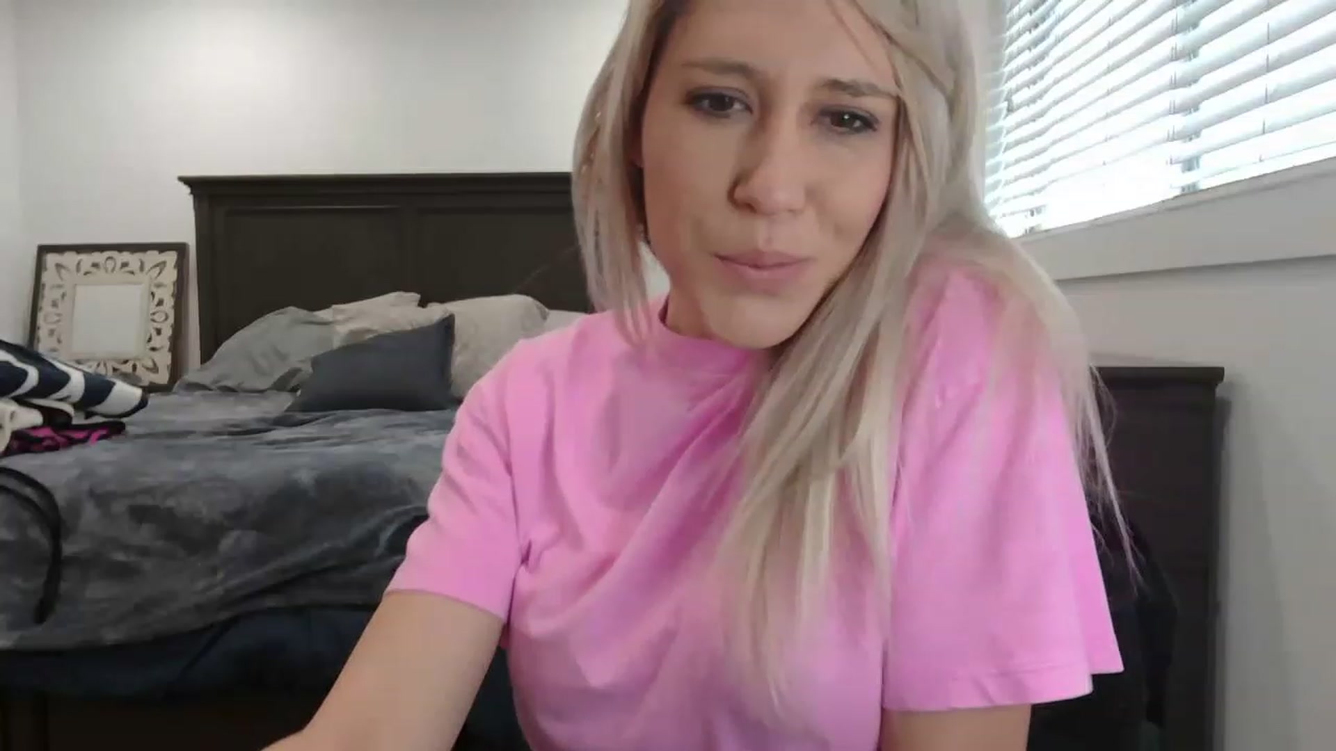 Gallery image thumbnail from blondmilf92's myfreecams stream on, 02/26/2023, 22:32 image 2 of 20