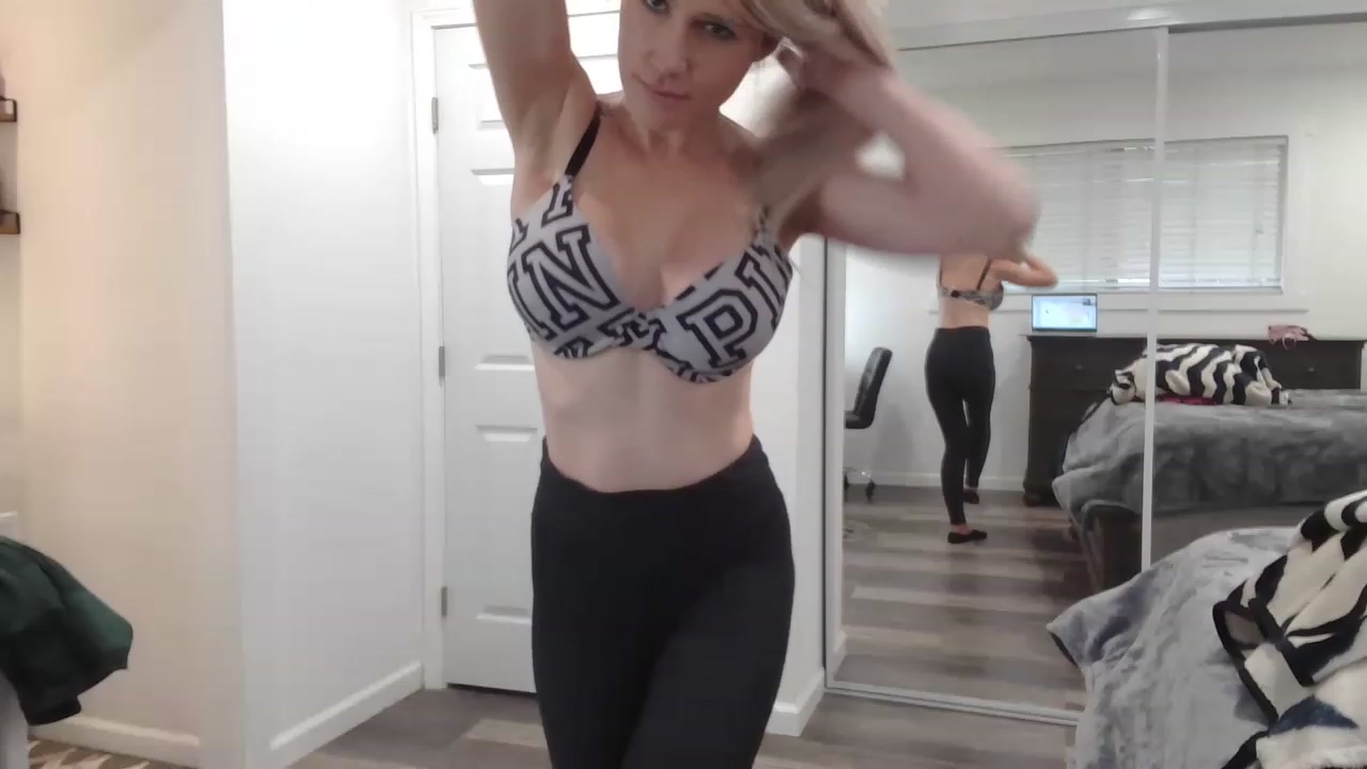 Gallery image thumbnail from blondmilf92's myfreecams stream on, 02/27/2023, 24:42 image 9 of 20