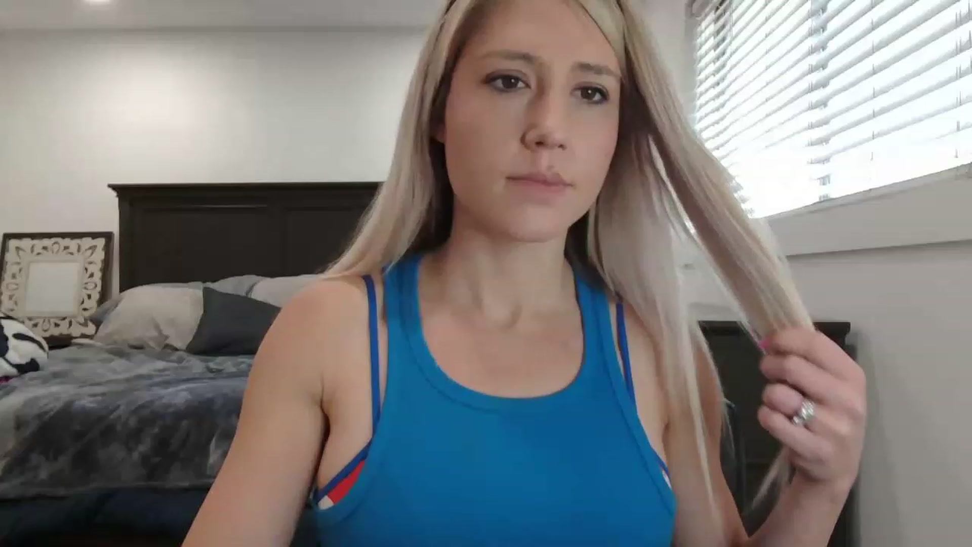 Gallery image thumbnail from blondmilf92's myfreecams stream on, 02/27/2023, 19:22 image 3 of 20