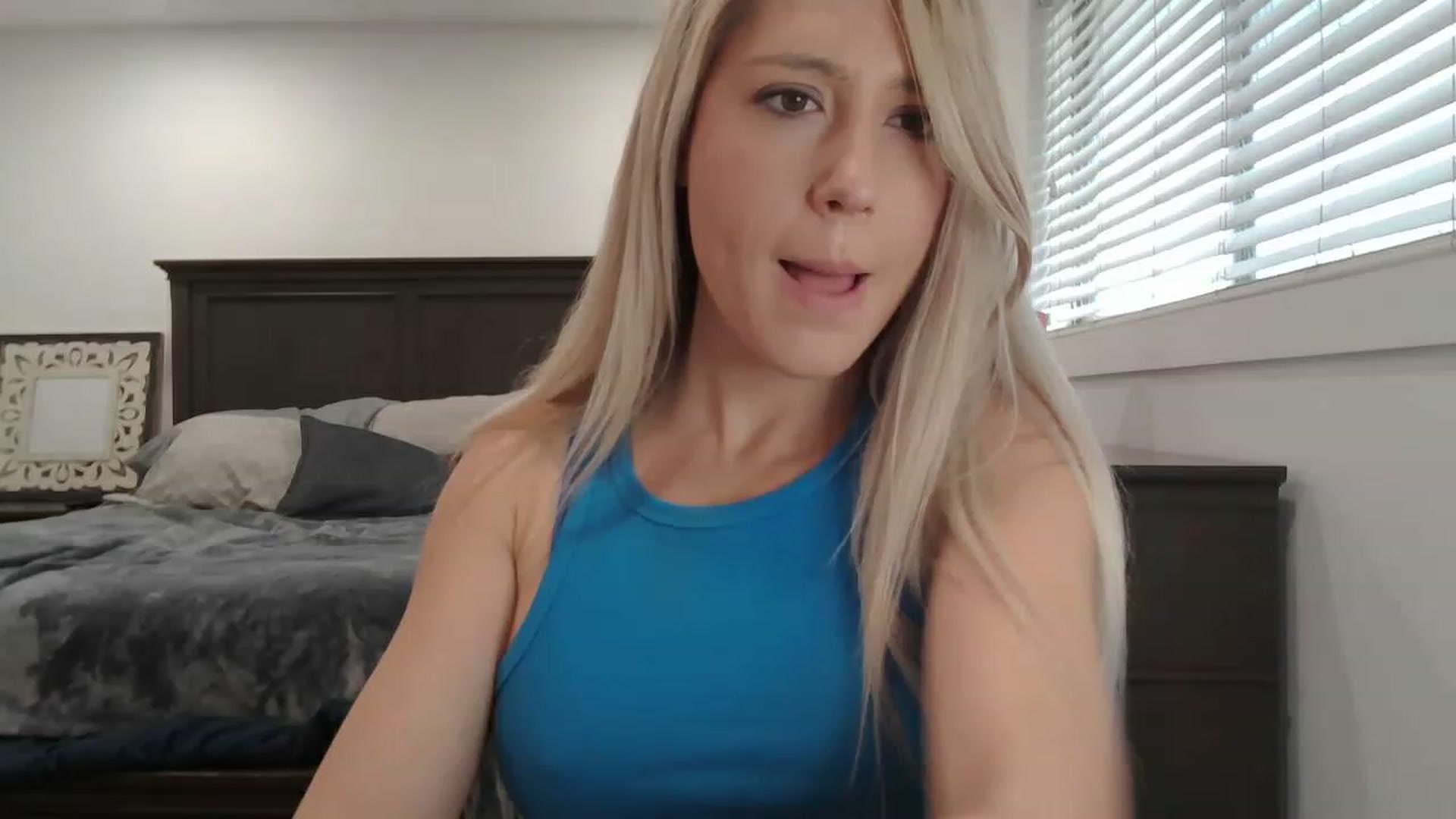 Gallery image thumbnail from blondmilf92's myfreecams stream on, 02/27/2023, 19:22 image 16 of 20