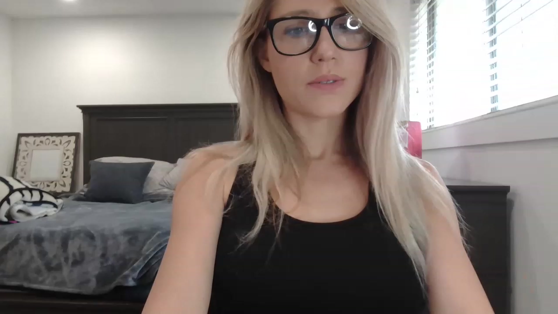 Gallery image thumbnail from blondmilf92's myfreecams stream on, 02/28/2023, 19:11 image 19 of 20