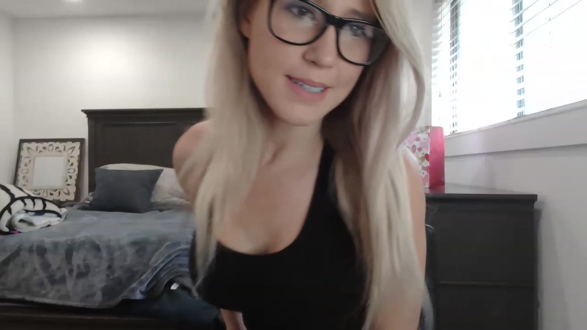 Gallery image thumbnail from blondmilf92's myfreecams stream on, 02/28/2023, 19:11 image 18 of 20