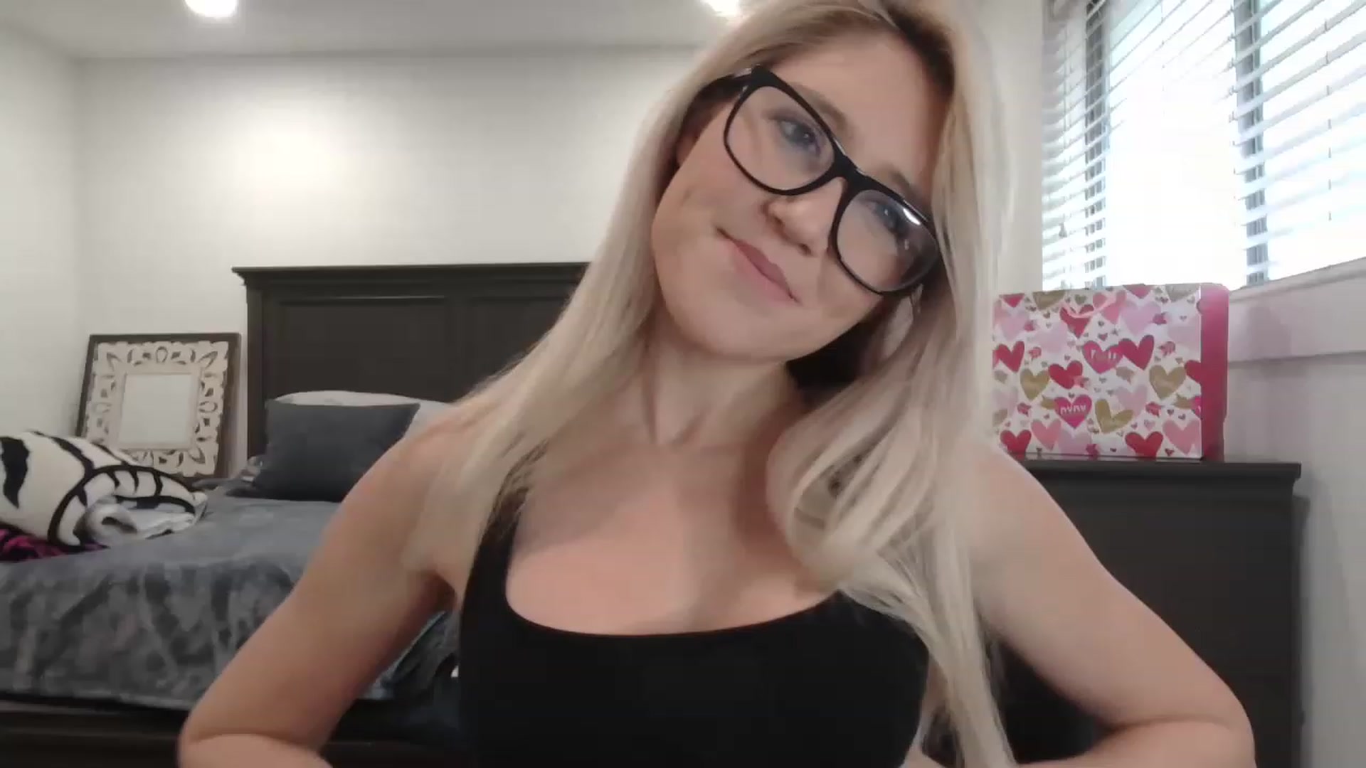 Gallery image thumbnail from blondmilf92's myfreecams stream on, 02/28/2023, 19:11 image 1 of 20