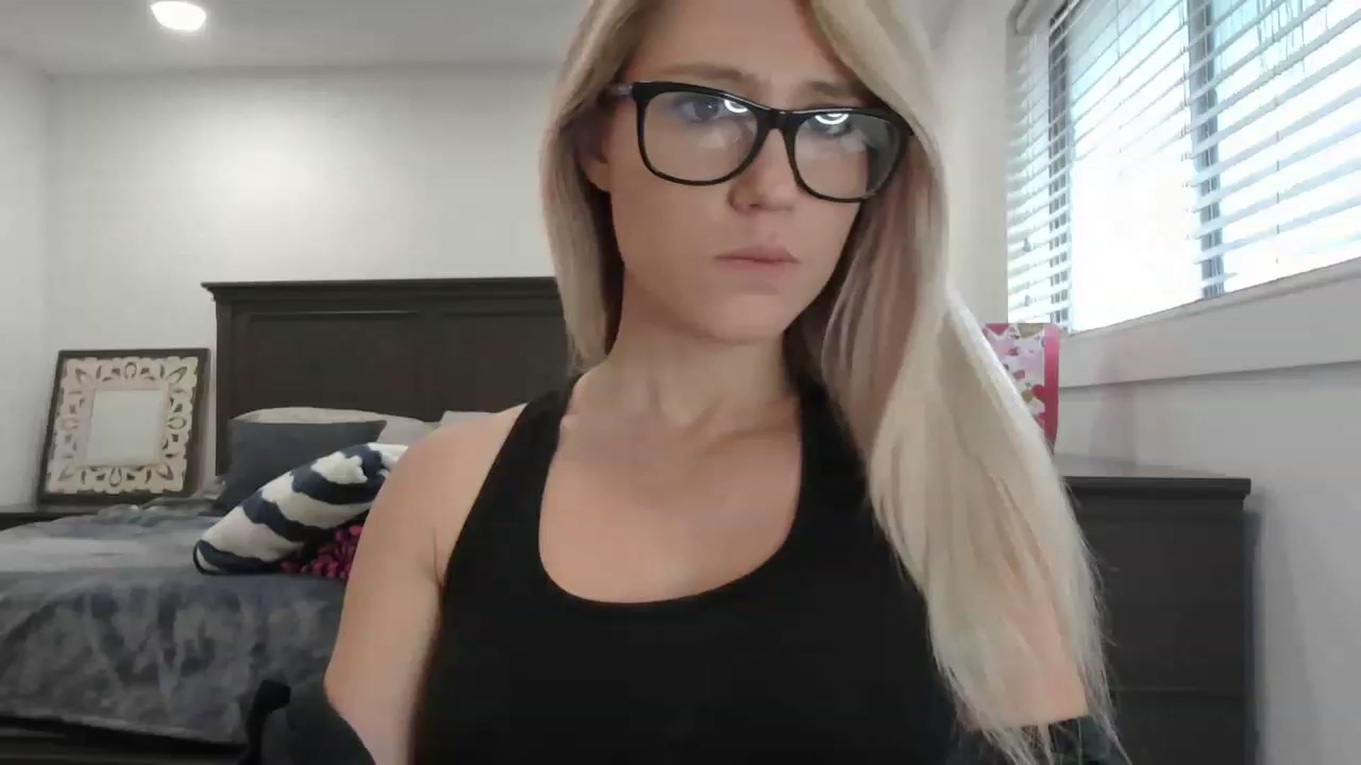 Gallery image thumbnail from blondmilf92's myfreecams stream on, 02/28/2023, 21:36 image 10 of 20