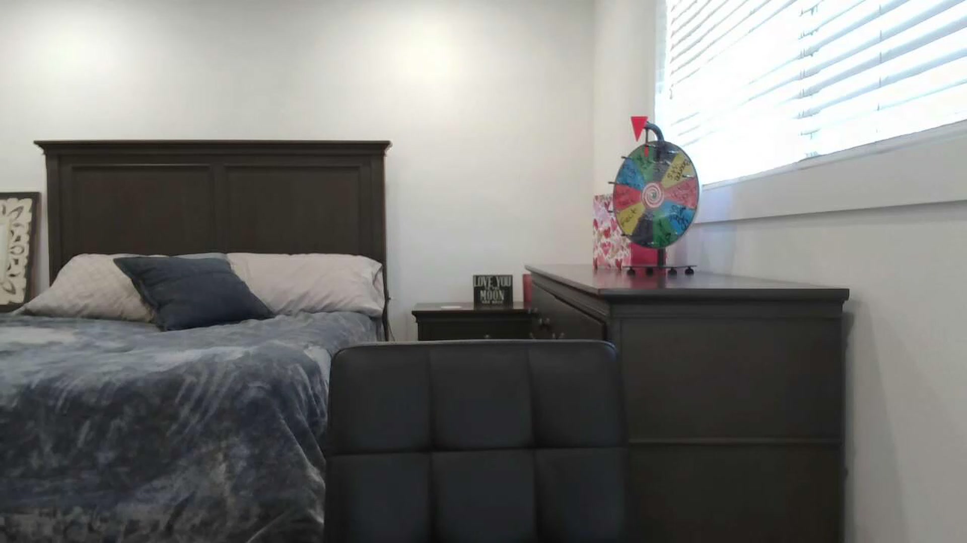 Gallery image thumbnail from blondmilf92's myfreecams stream on, 03/01/2023, 22:50 image 10 of 20