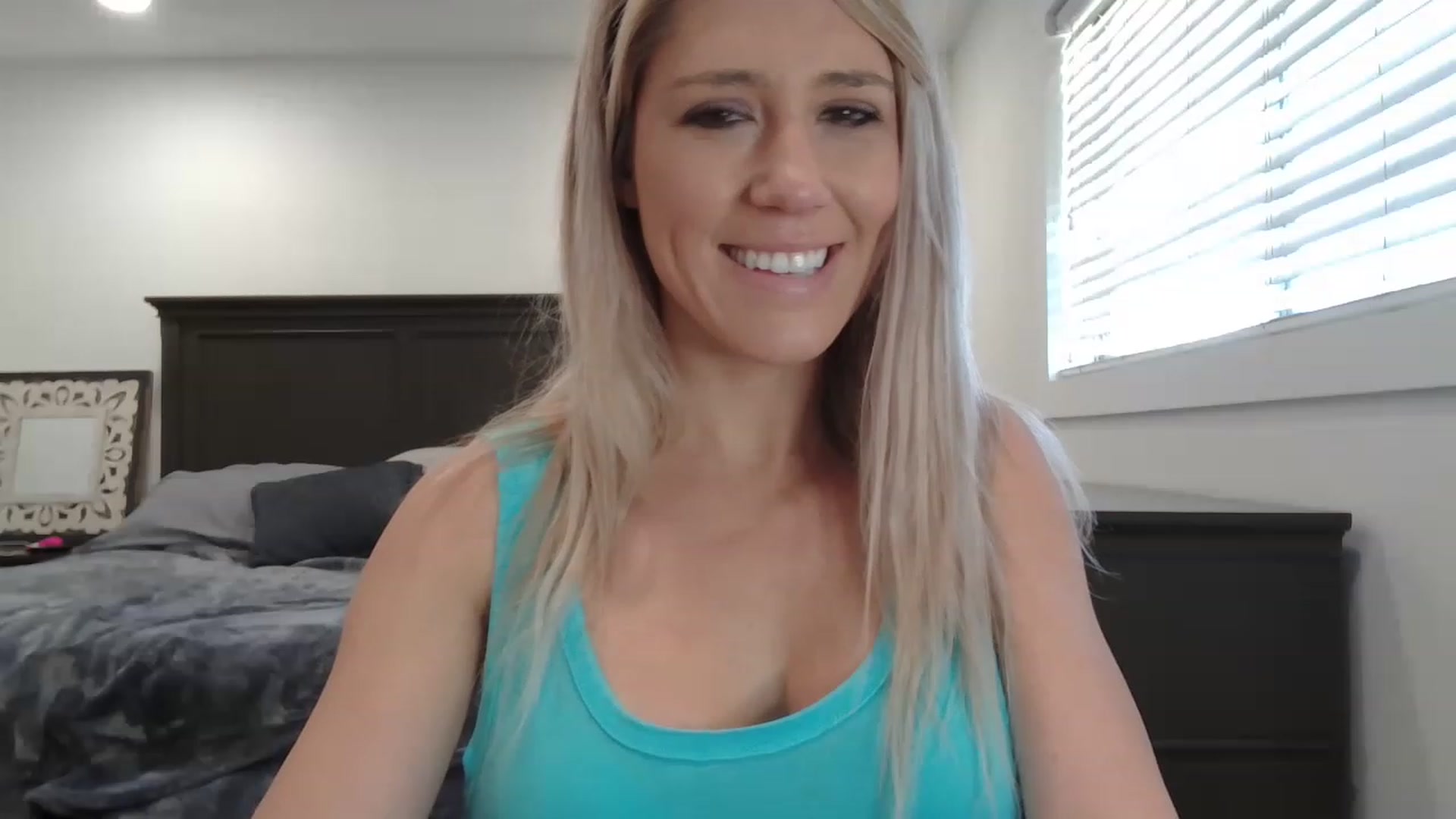 Gallery image thumbnail from blondmilf92's myfreecams stream on, 03/02/2023, 19:35 image 5 of 20