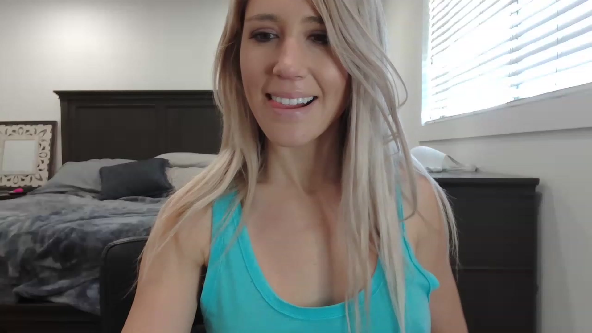Gallery image thumbnail from blondmilf92's myfreecams stream on, 03/02/2023, 19:35 image 8 of 20