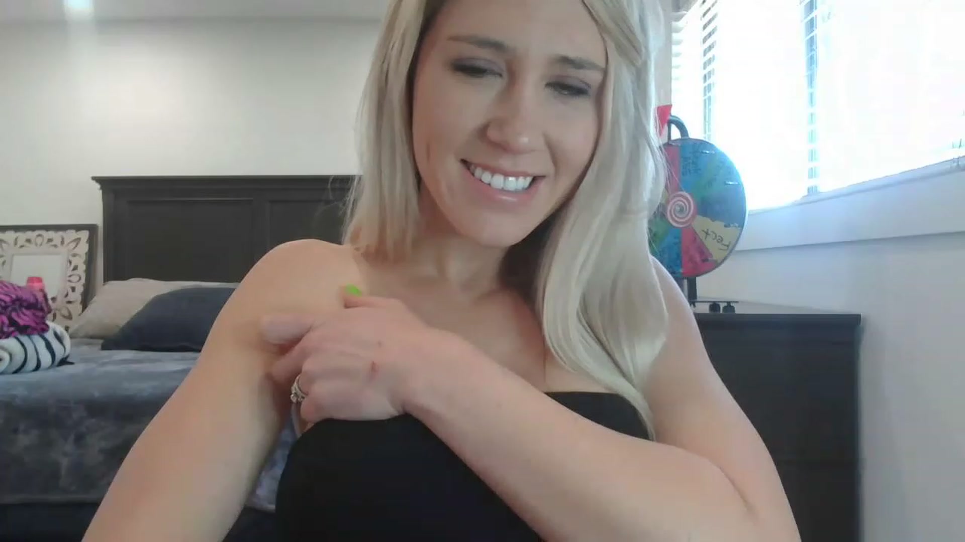 Gallery image thumbnail from blondmilf92's myfreecams stream on, 03/06/2023, 22:24 image 2 of 20