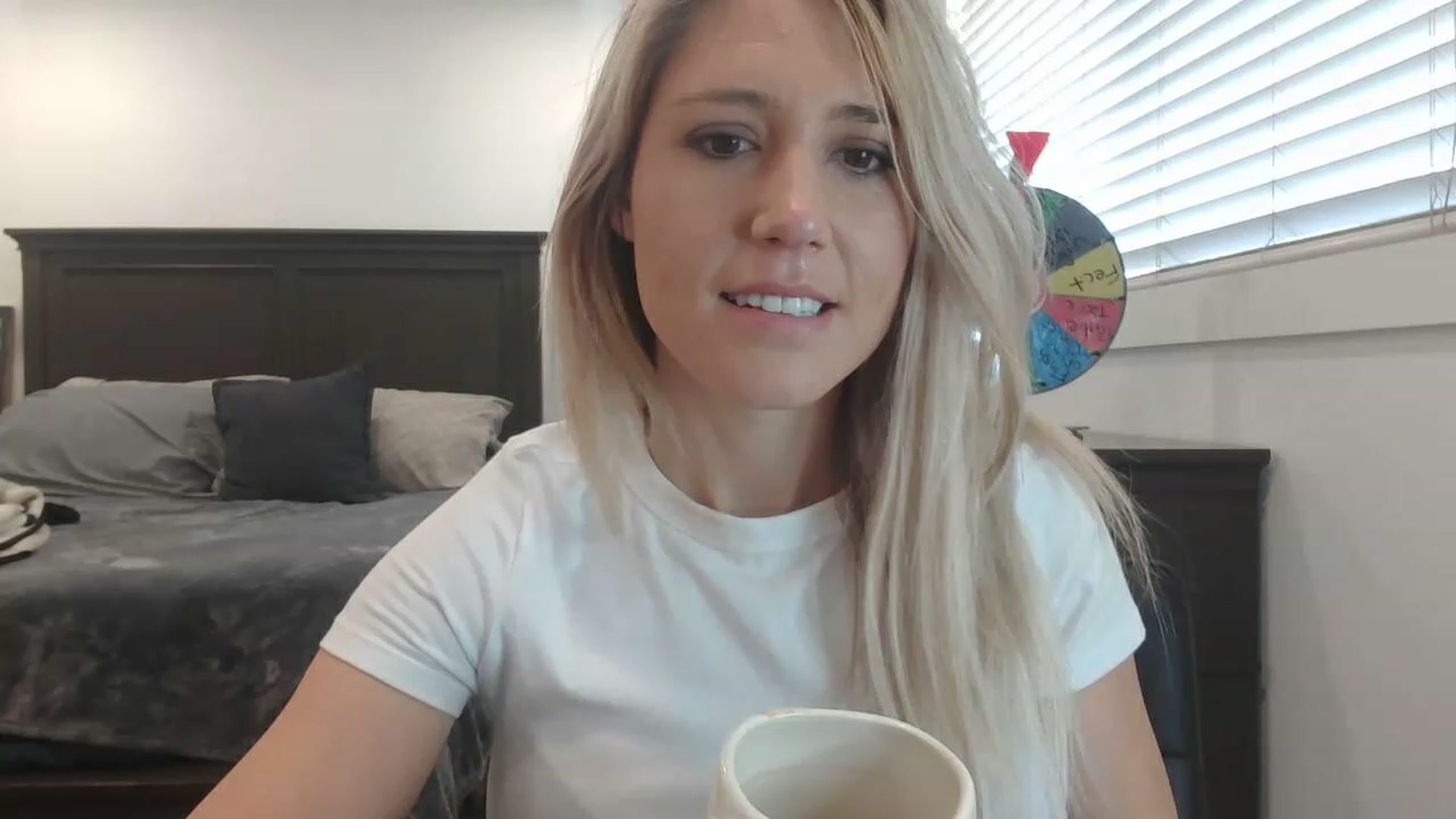 Gallery image thumbnail from blondmilf92's myfreecams stream on, 03/07/2023, 20:03 image 14 of 20