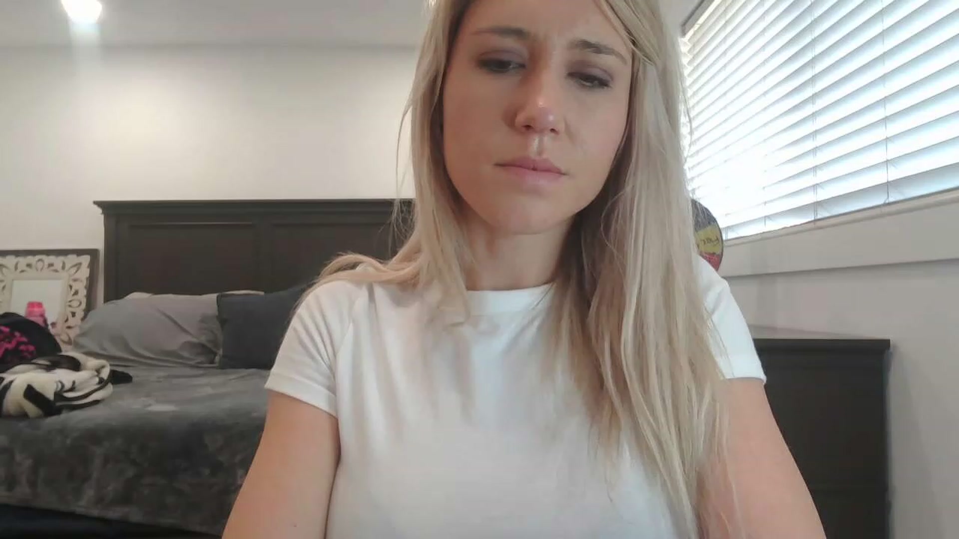 Gallery image thumbnail from blondmilf92's myfreecams stream on, 03/07/2023, 20:03 image 17 of 20