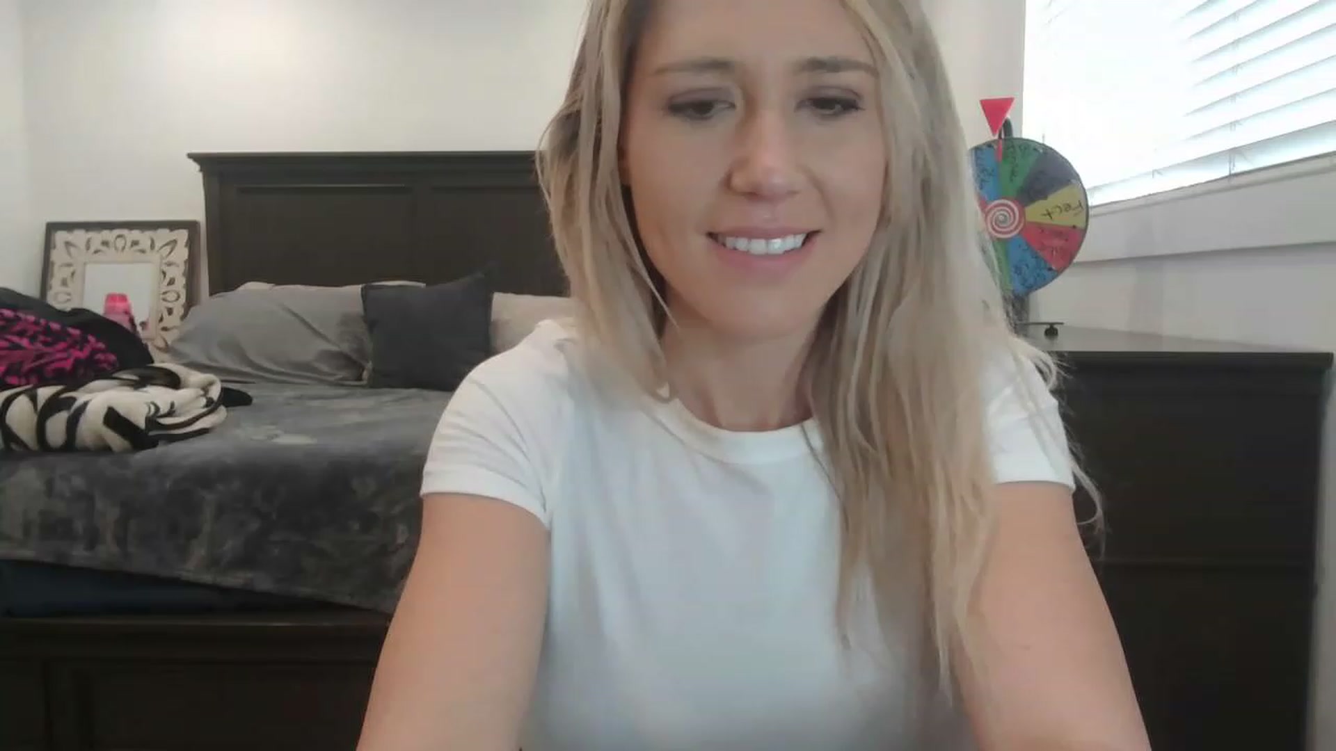 Gallery image thumbnail from blondmilf92's myfreecams stream on, 03/07/2023, 22:27 image 1 of 20