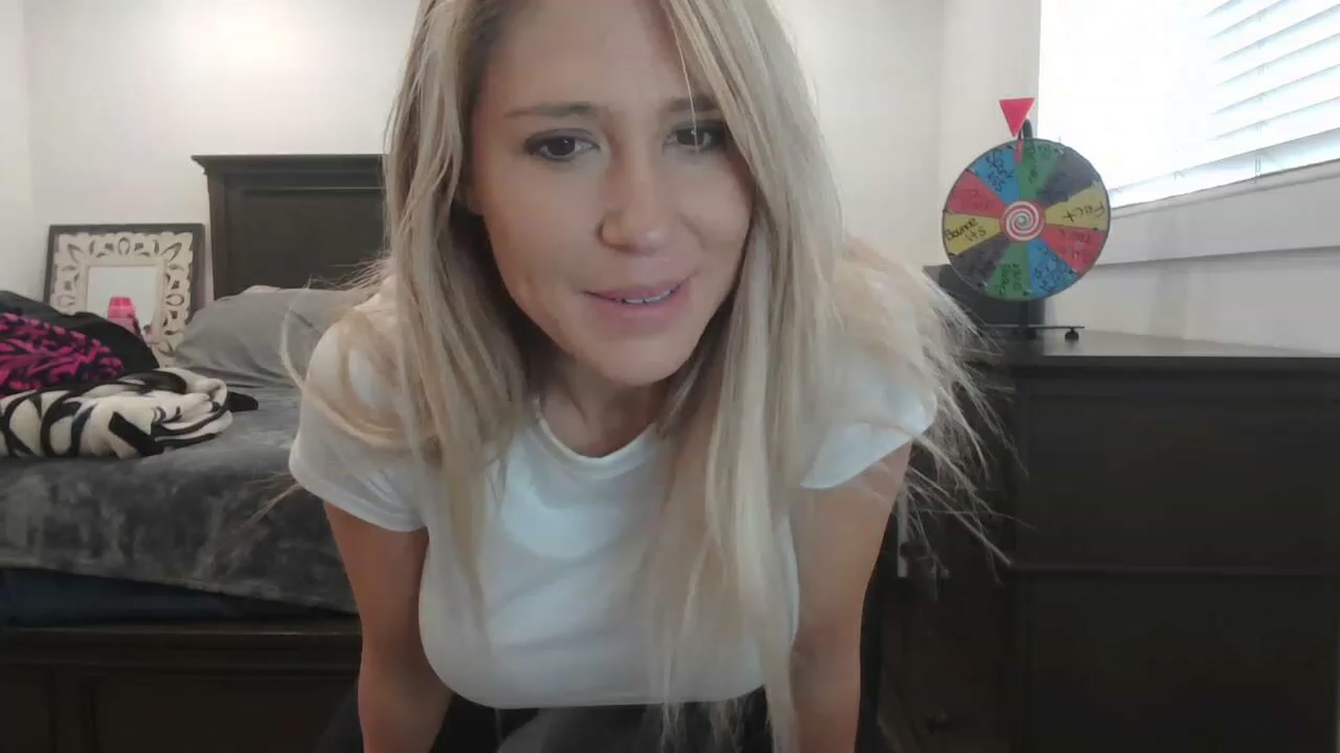 Gallery image thumbnail from blondmilf92's myfreecams stream on, 03/07/2023, 22:27 image 5 of 20