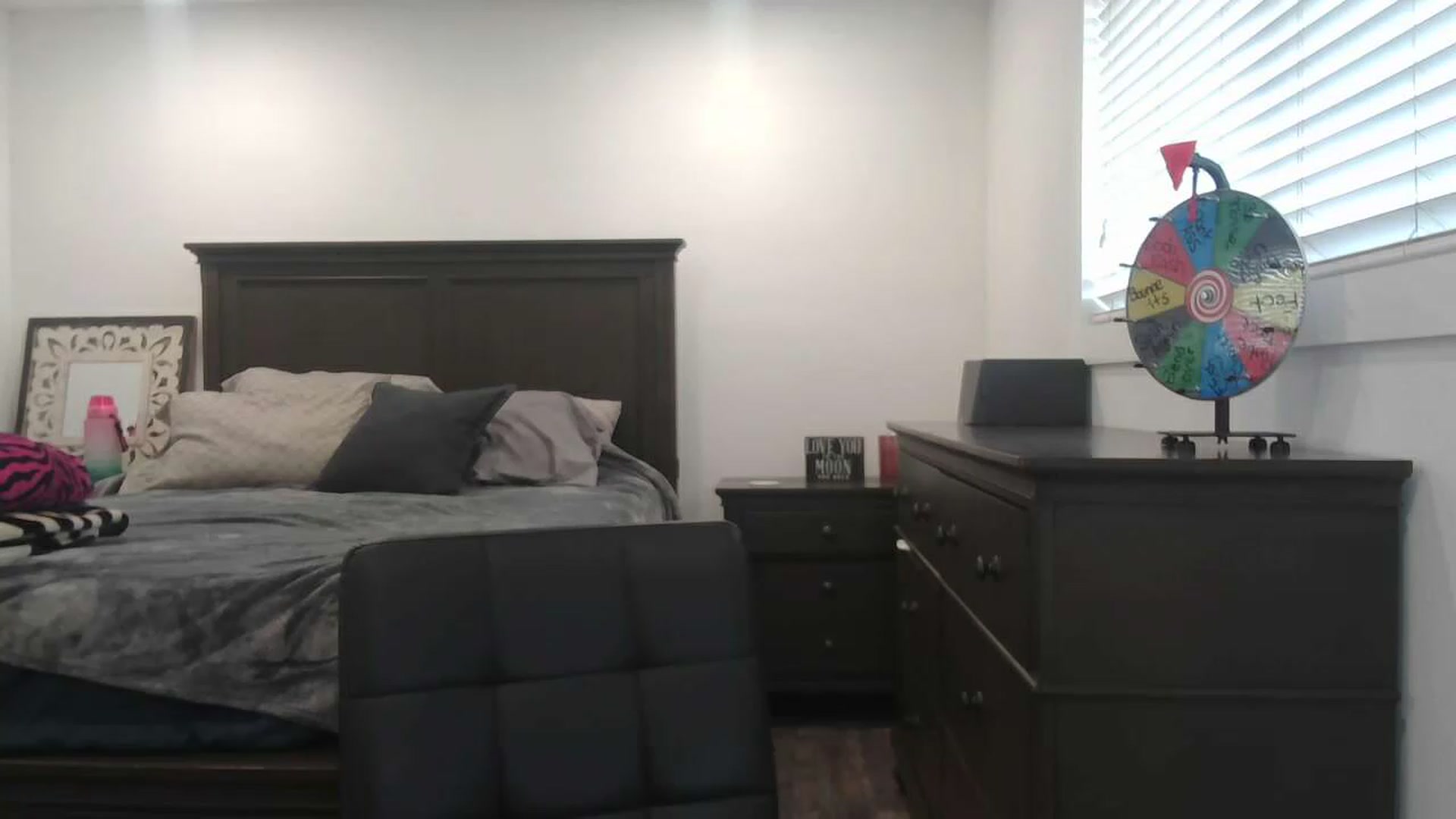 Gallery image thumbnail from blondmilf92's myfreecams stream on, 03/08/2023, 23:08 image 12 of 20
