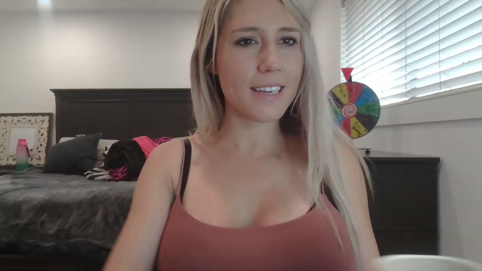 Gallery image thumbnail from blondmilf92's myfreecams stream on, 03/10/2023, 21:36 image 12 of 20