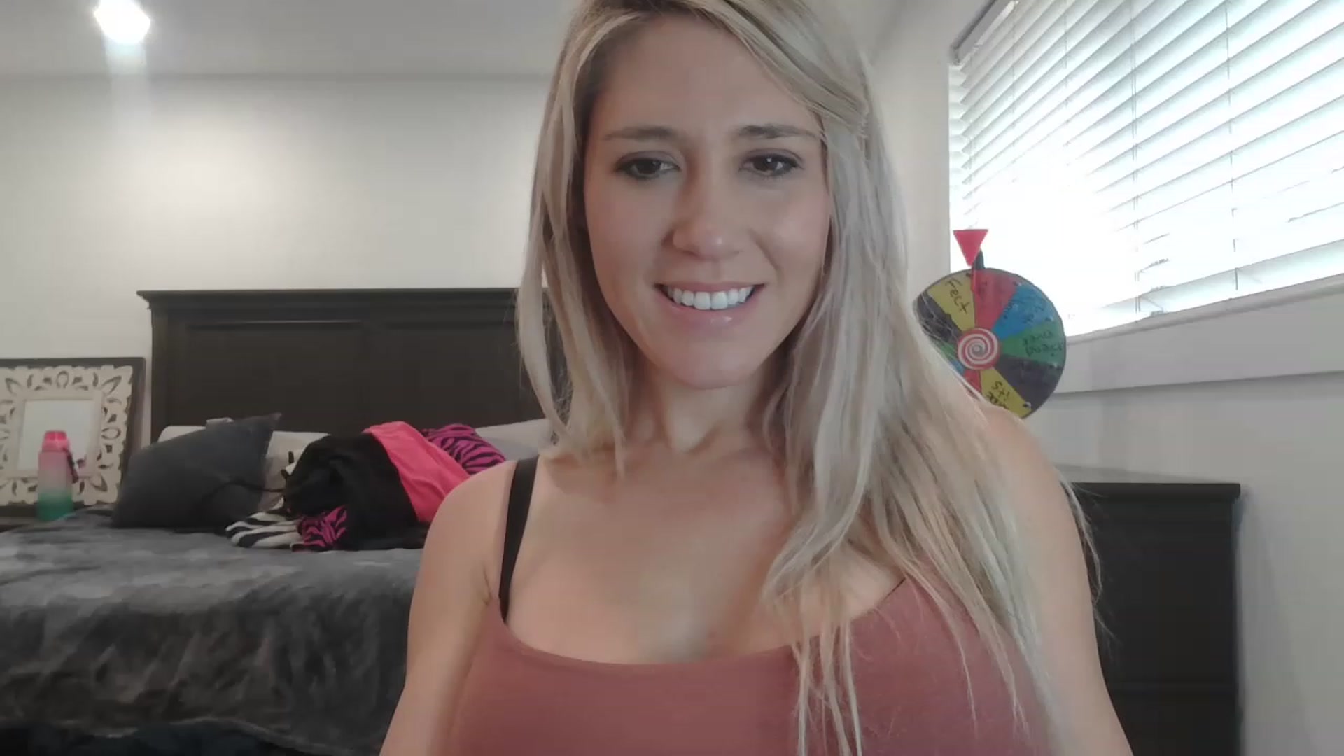 Gallery image thumbnail from blondmilf92's myfreecams stream on, 03/10/2023, 21:36 image 10 of 20