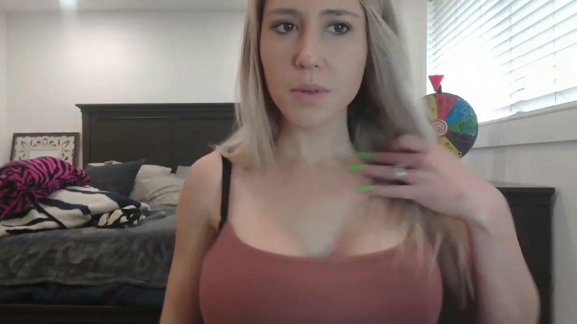Gallery image thumbnail from blondmilf92's myfreecams stream on, 03/10/2023, 22:33 image 1 of 20