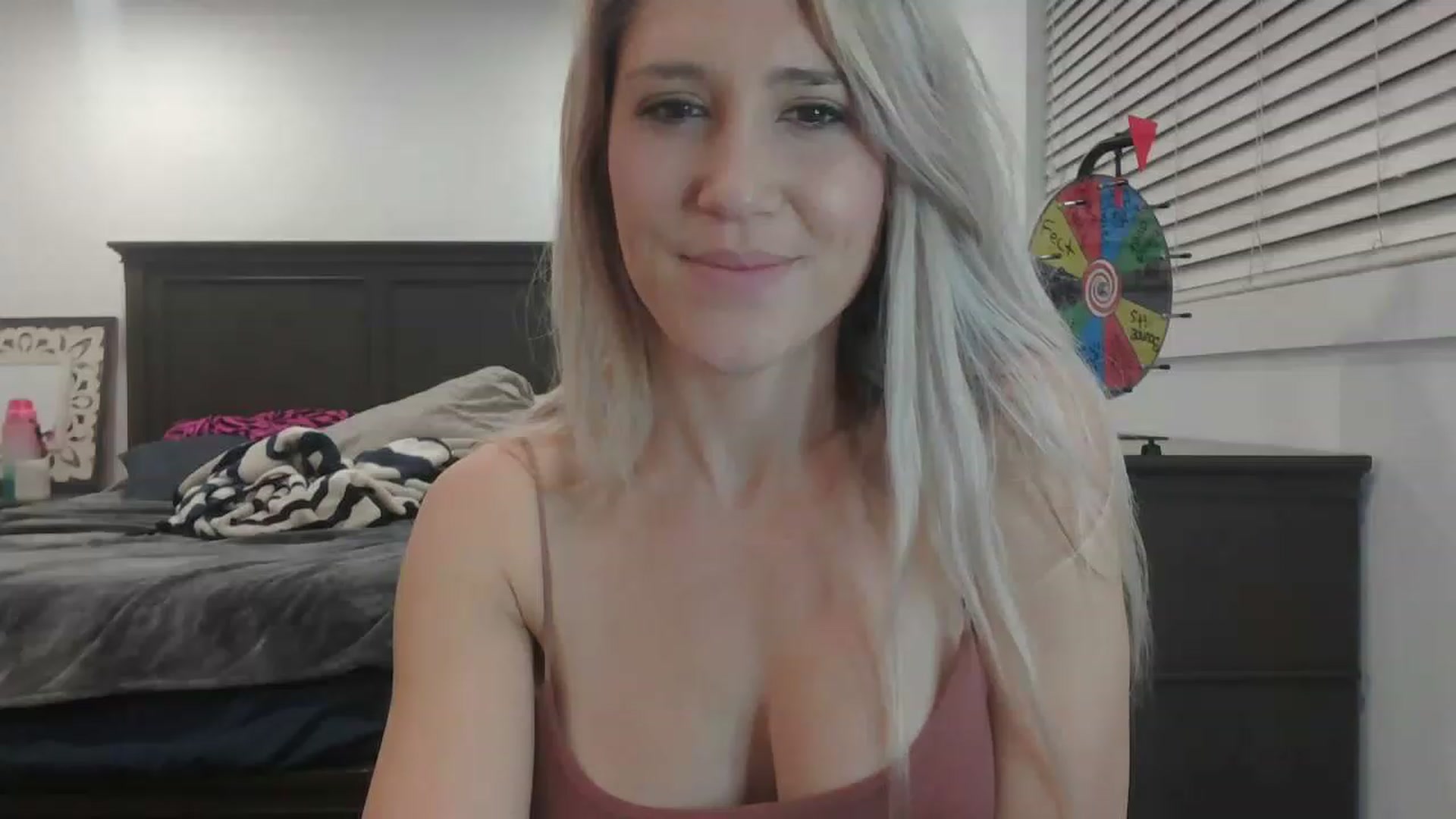 Gallery image thumbnail from blondmilf92's myfreecams stream on, 03/11/2023, 07:13 image 10 of 20