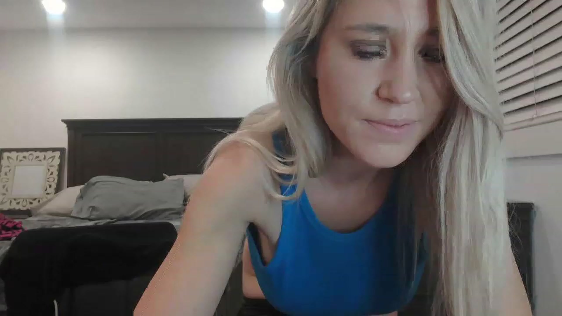 Gallery image thumbnail from blondmilf92's myfreecams stream on, 03/13/2023, 04:09 image 19 of 20