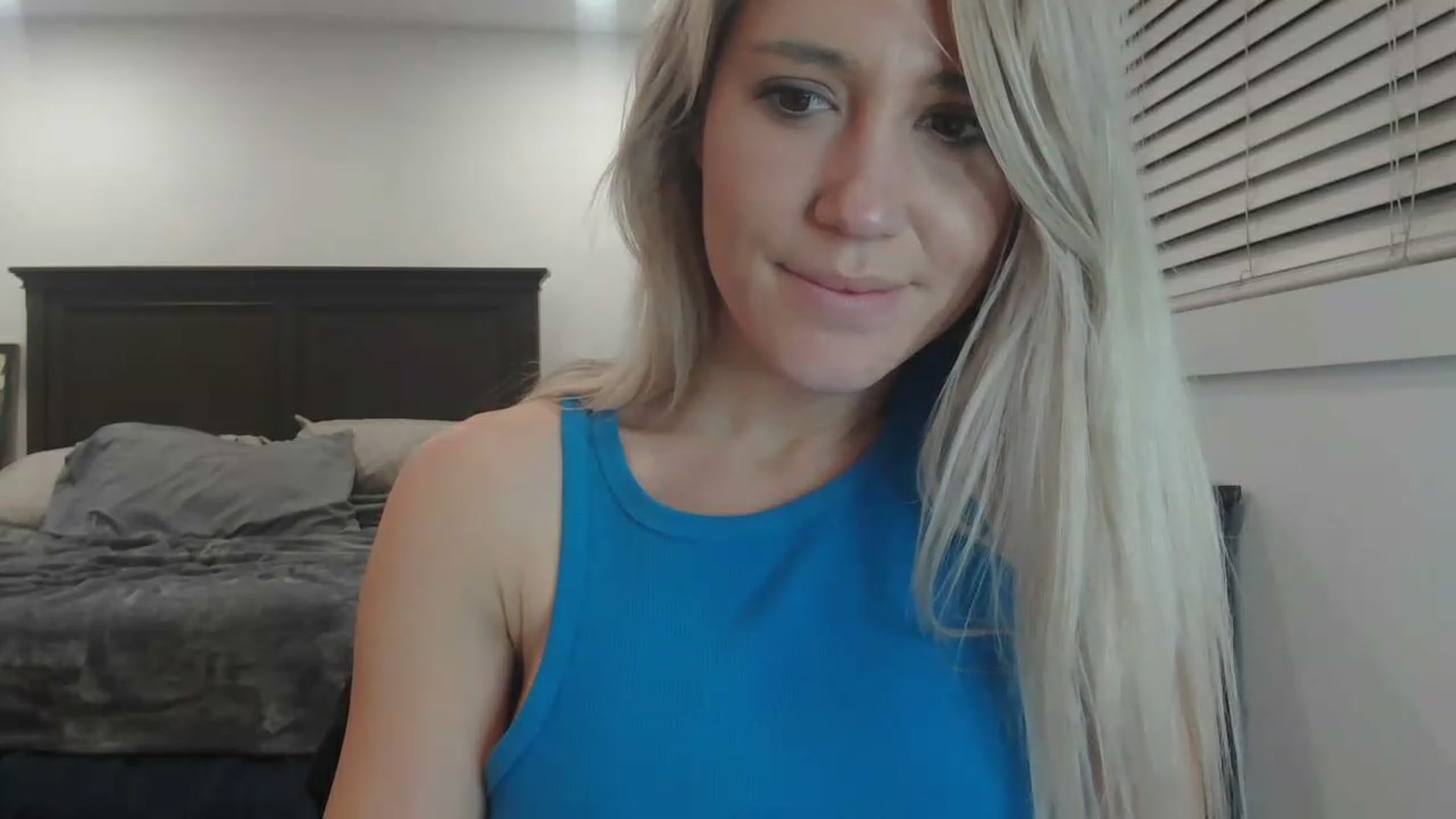 Gallery image thumbnail from blondmilf92's myfreecams stream on, 03/13/2023, 07:01 image 4 of 20