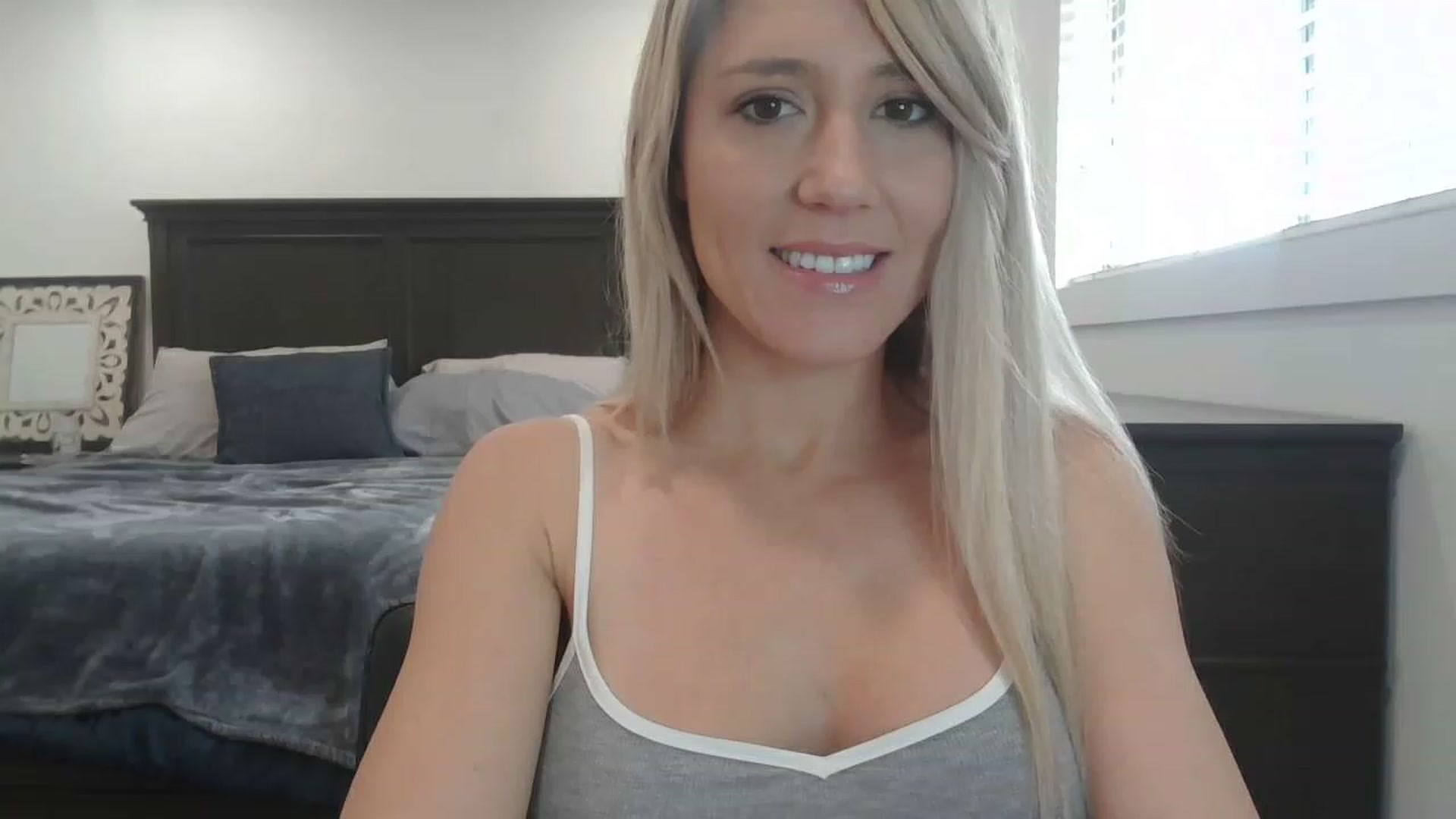 Gallery image thumbnail from blondmilf92's myfreecams stream on, 03/15/2023, 20:19 image 16 of 20